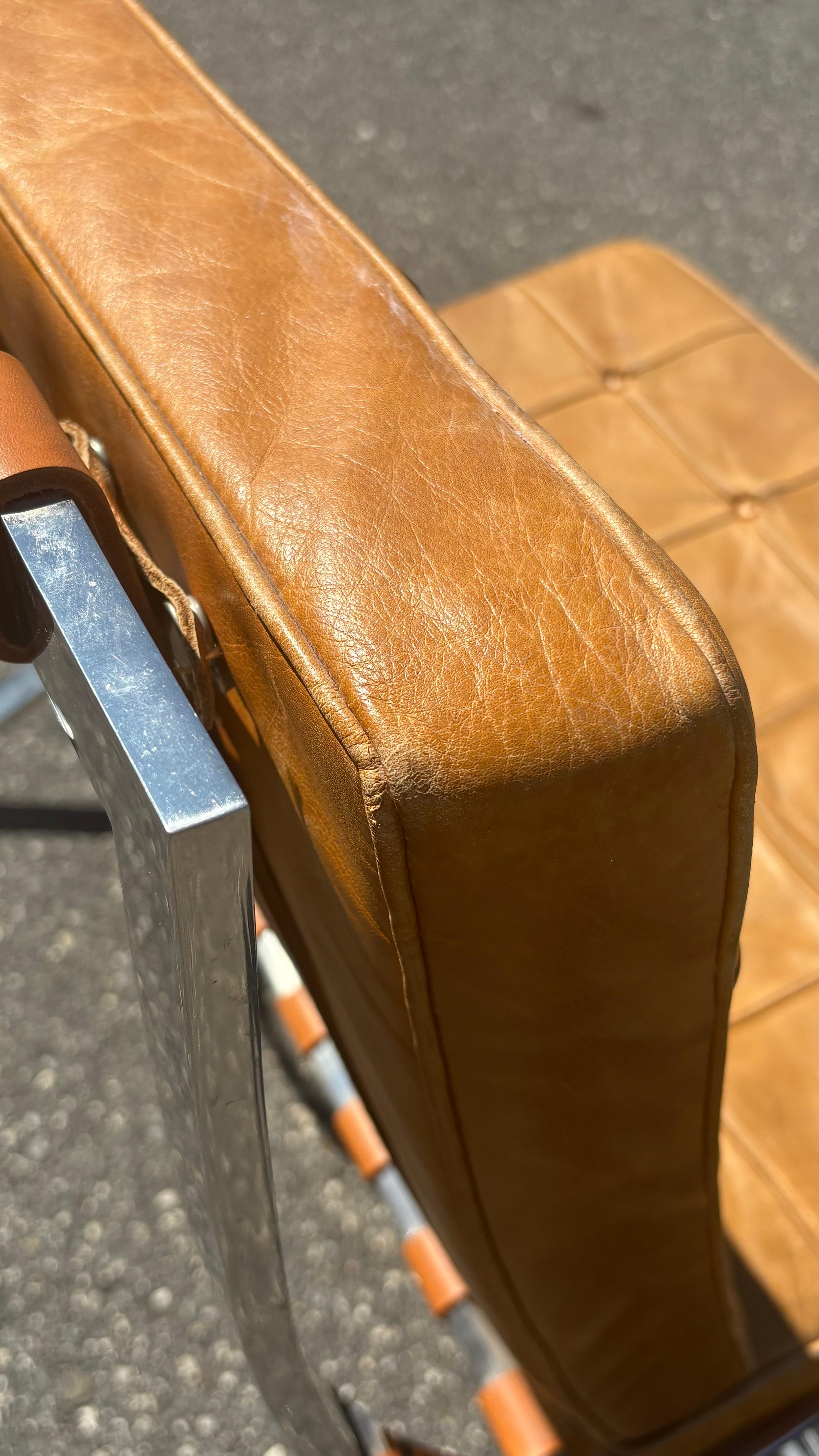 Américain 1970s Knoll Barcelona Chair in Cognac Leather en vente