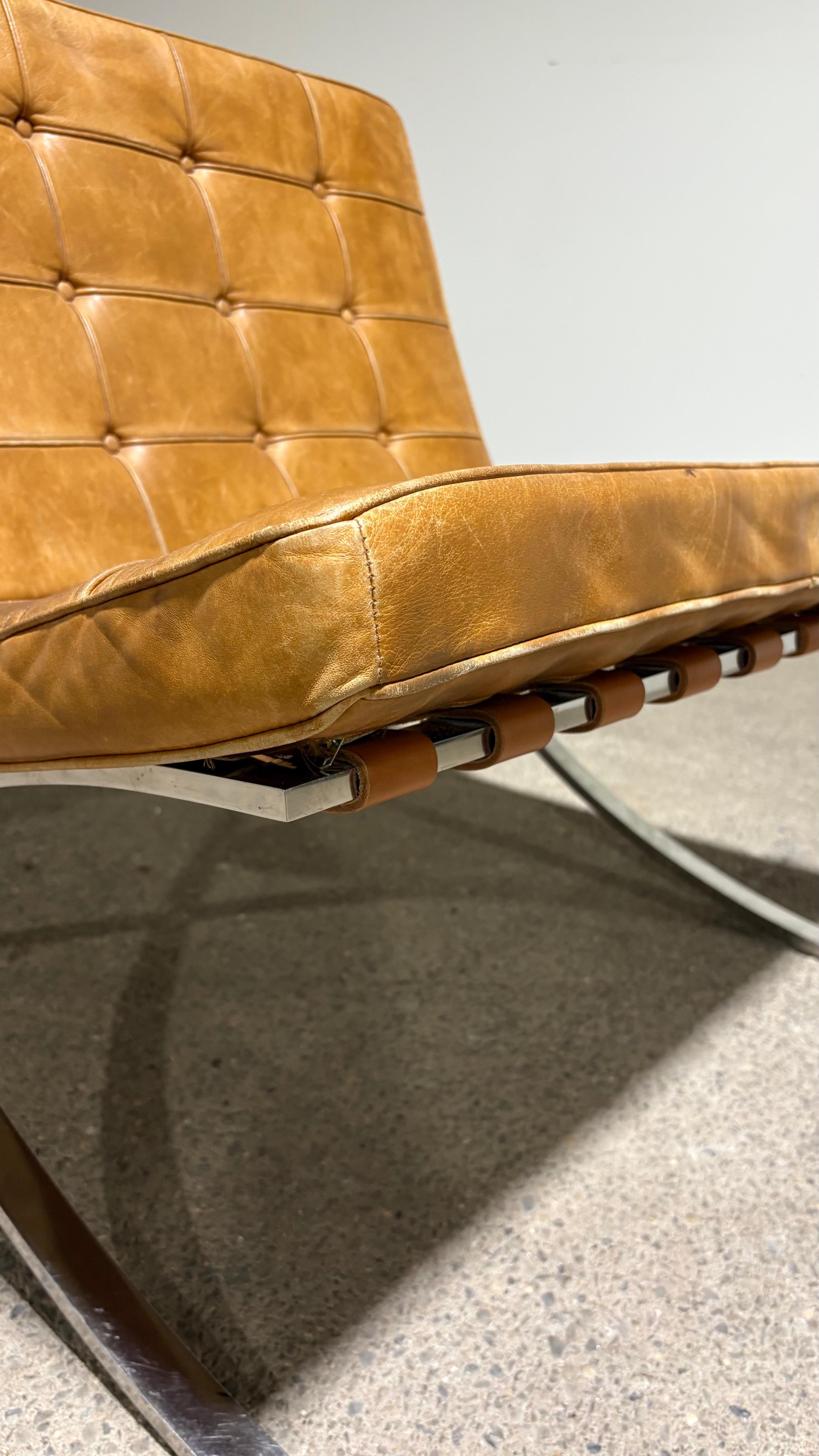 1970s Knoll Barcelona Chair in Cognac Leather en vente 3