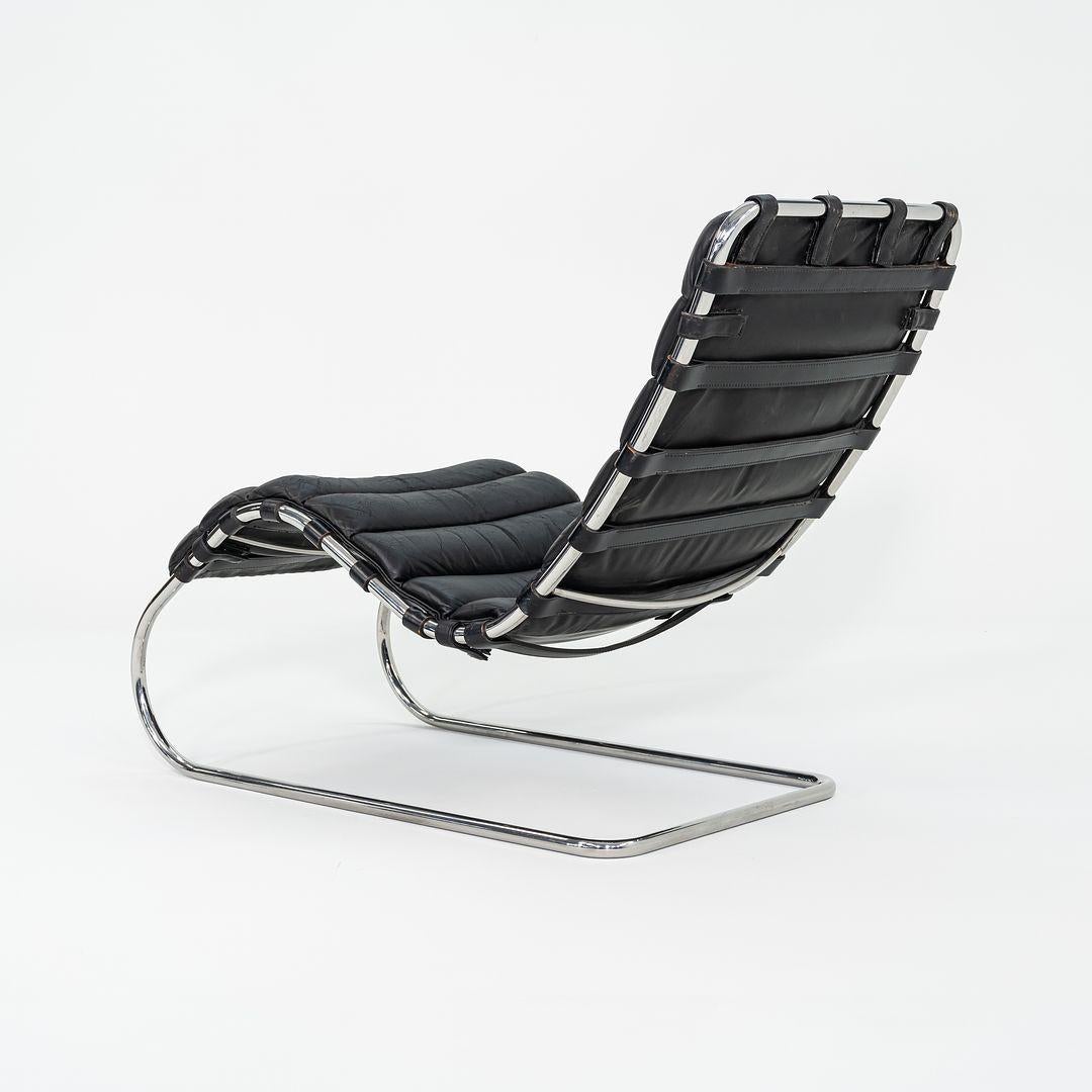 1970s Knoll Mies van der Rohe MR Chaise Lounge Chair Cuero tapizado negro Acero