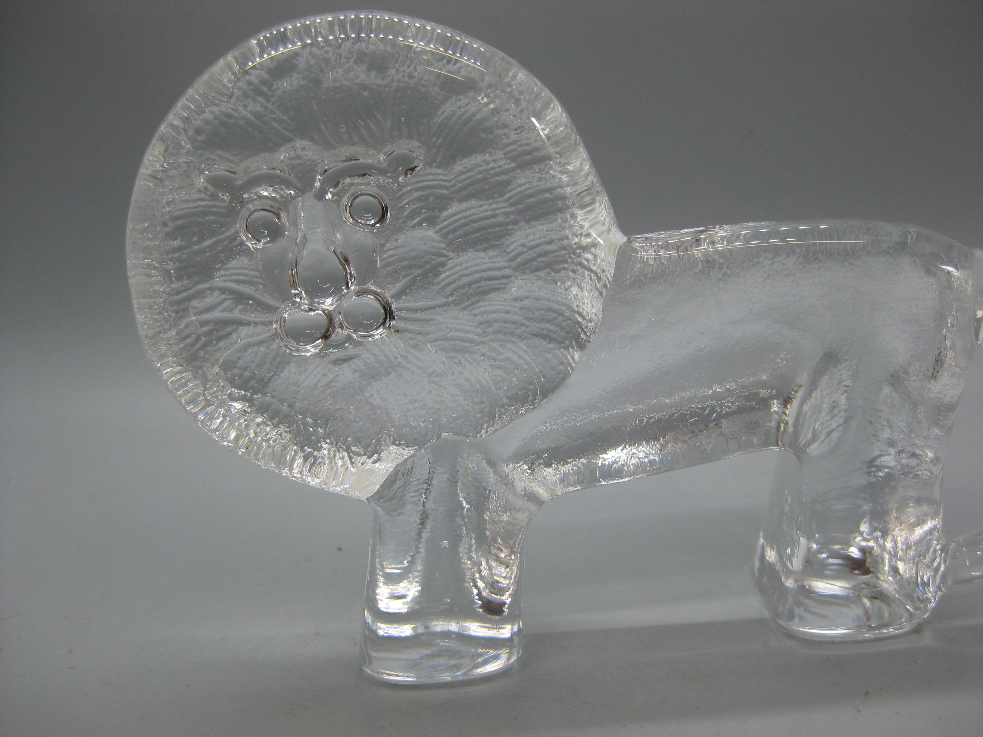 1970's Kosta Boda Lovely Lion Zoo Art Glass Figure Sculpture by Bertil Vallien In Excellent Condition For Sale In San Diego, CA