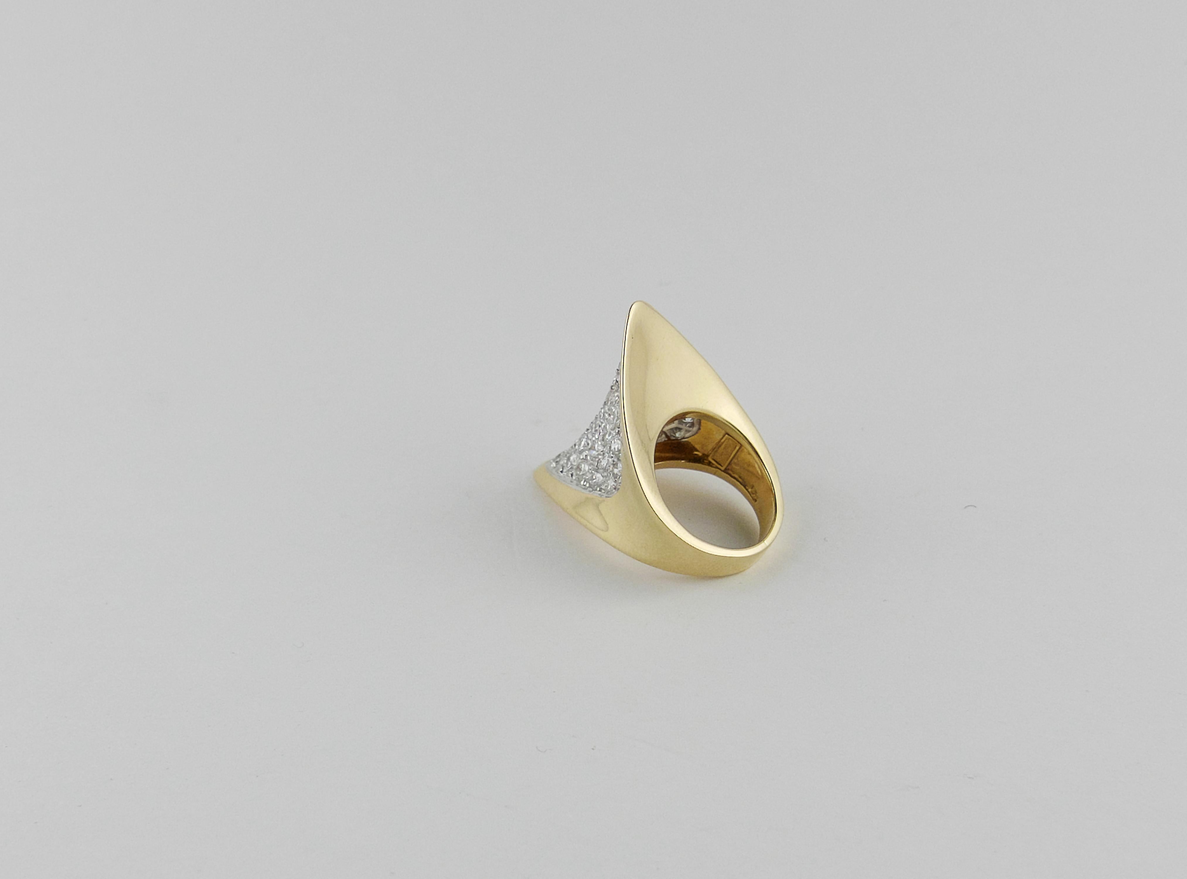 Brilliant Cut 1970s Kutchinsky Yellow Gold and Diamond Ring For Sale