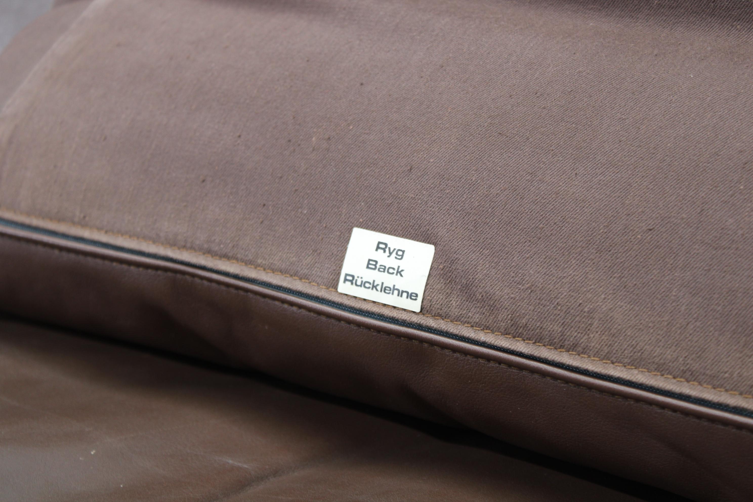 1970s L. Olsen & Søn Oak and Leather 2-Seater Sofa, Denmark For Sale 6