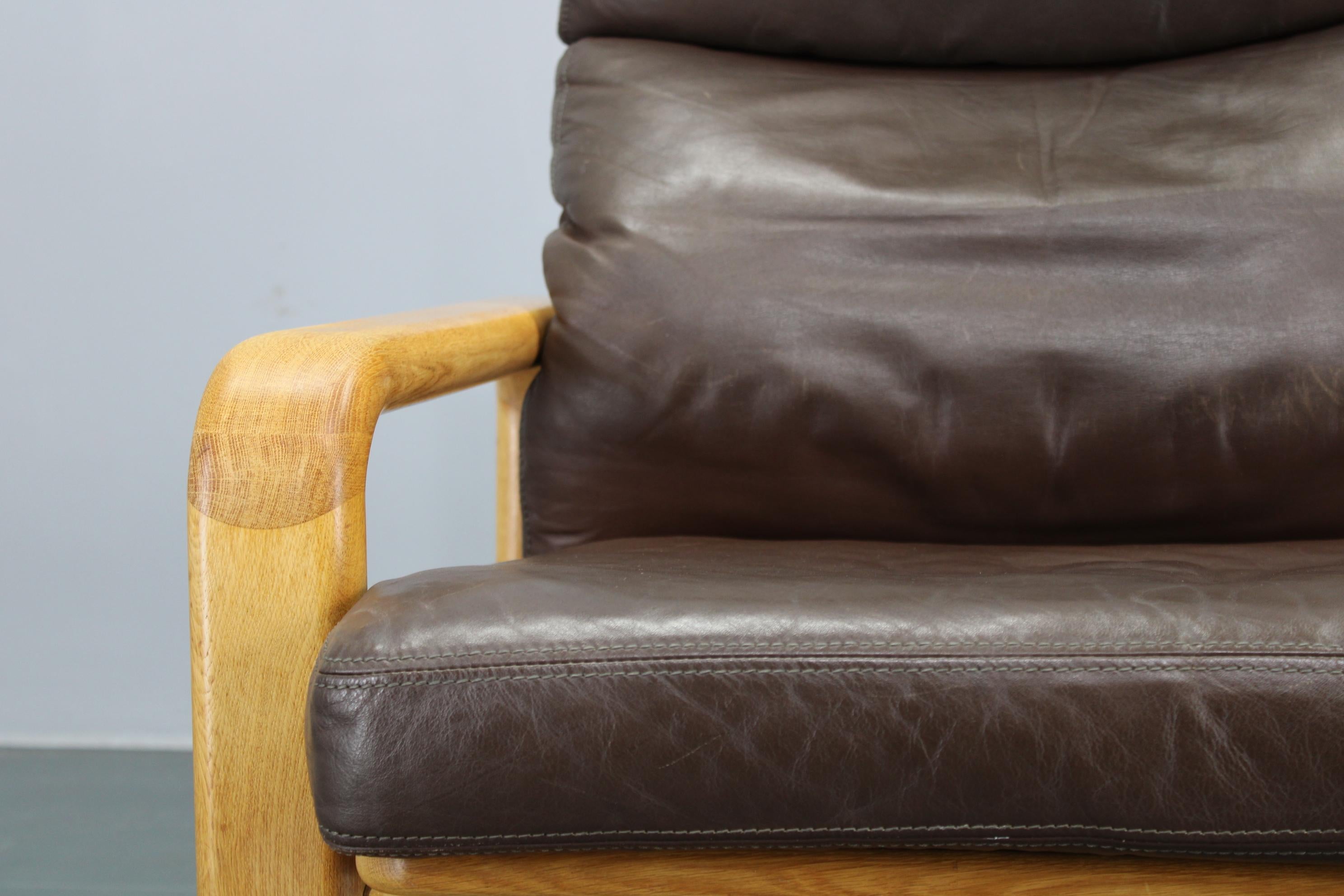 1970s L. Olsen & Søn Pair of Armchairs in Oak and Leather, Denmark For Sale 7