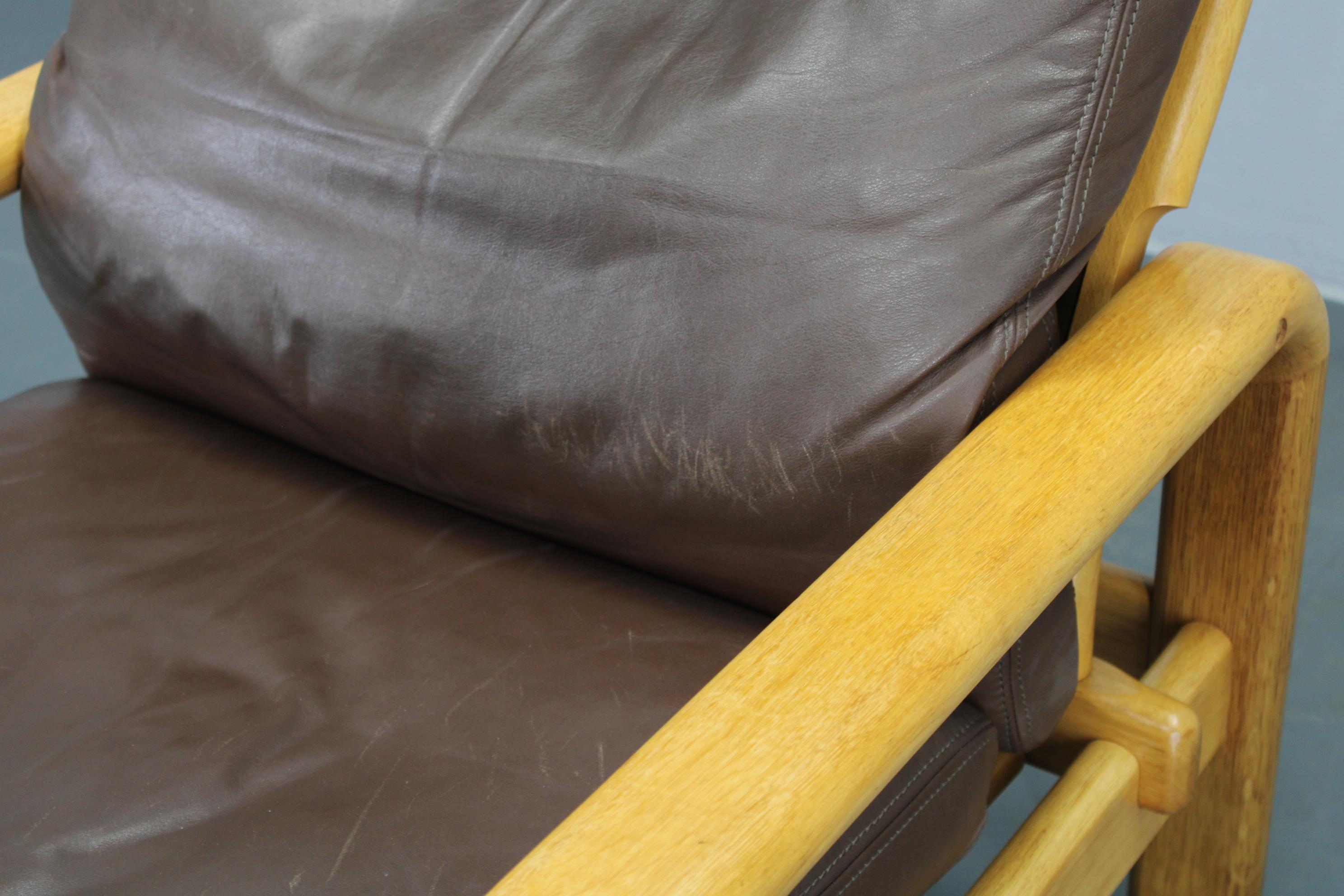 1970s L. Olsen & Søn Pair of Armchairs in Oak and Leather, Denmark For Sale 9