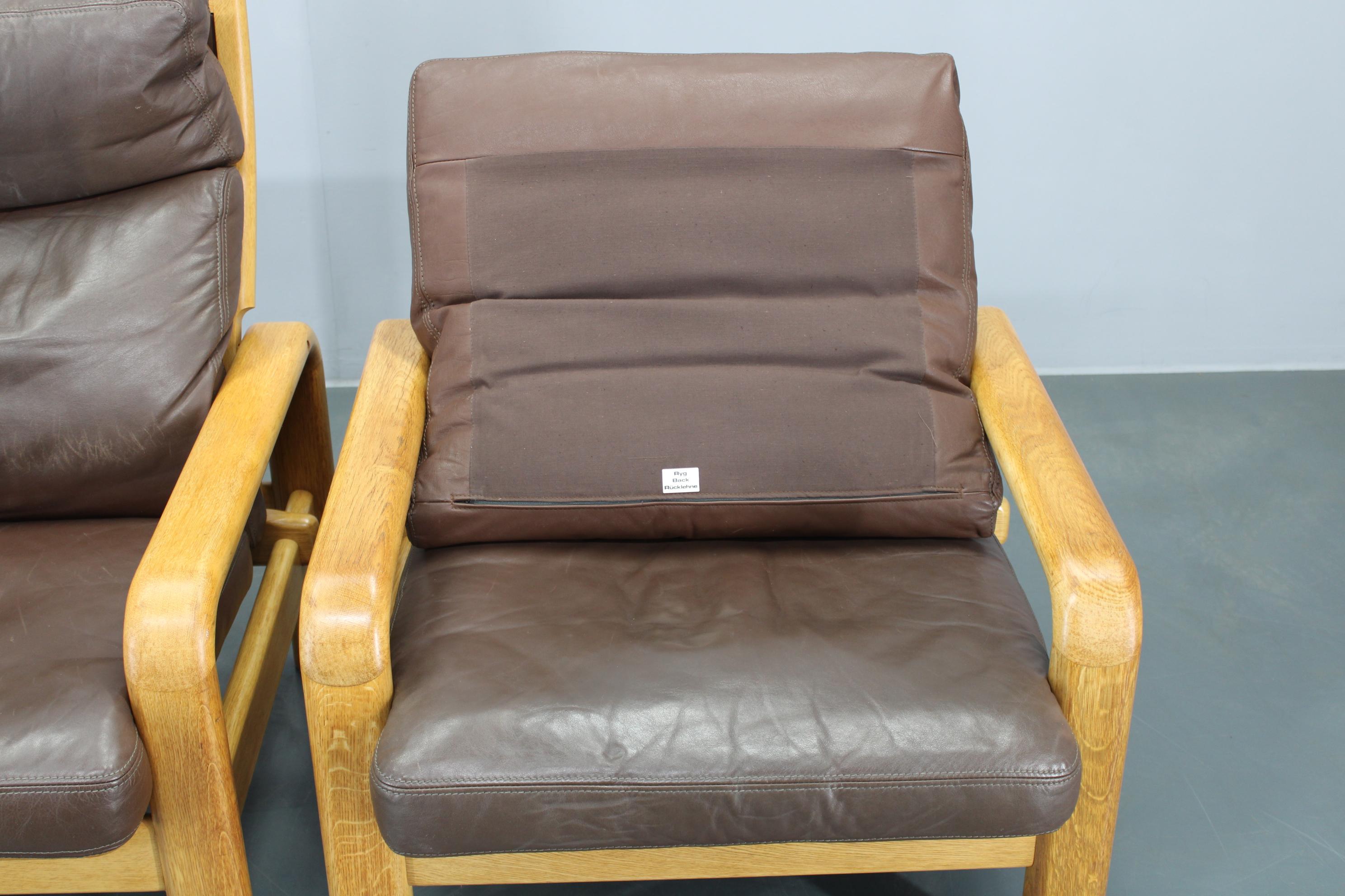 1970s L. Olsen & Søn Pair of Armchairs in Oak and Leather, Denmark For Sale 10