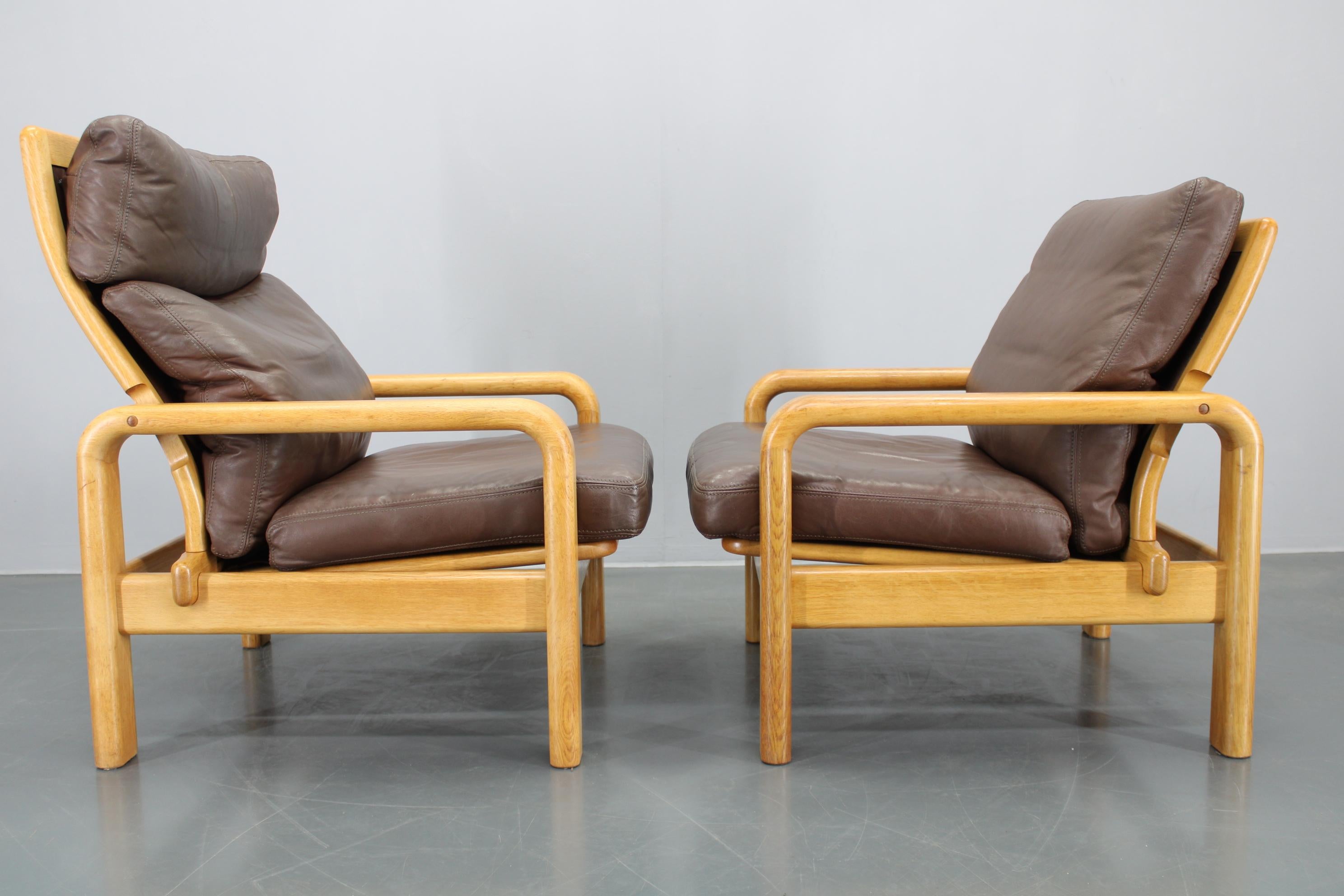 20th Century 1970s L. Olsen & Søn Pair of Armchairs in Oak and Leather, Denmark For Sale