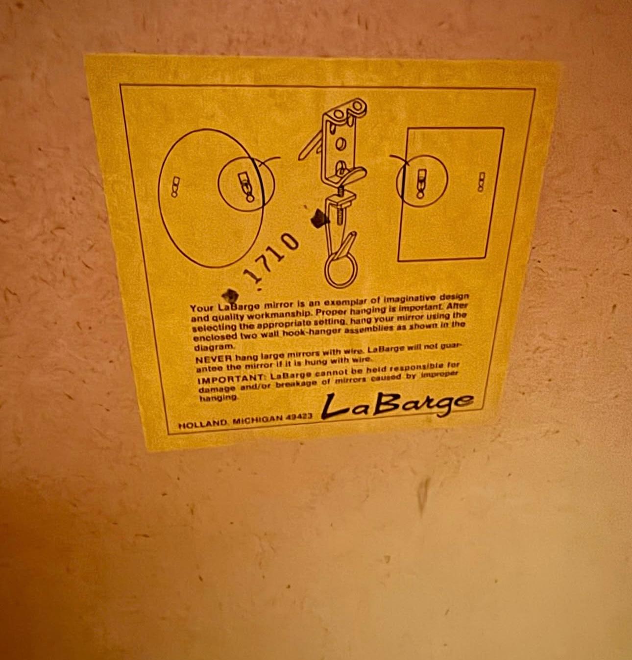 Espejo de pared abanico de madera de ratán de bambú de los años 70 La Barge en venta 1