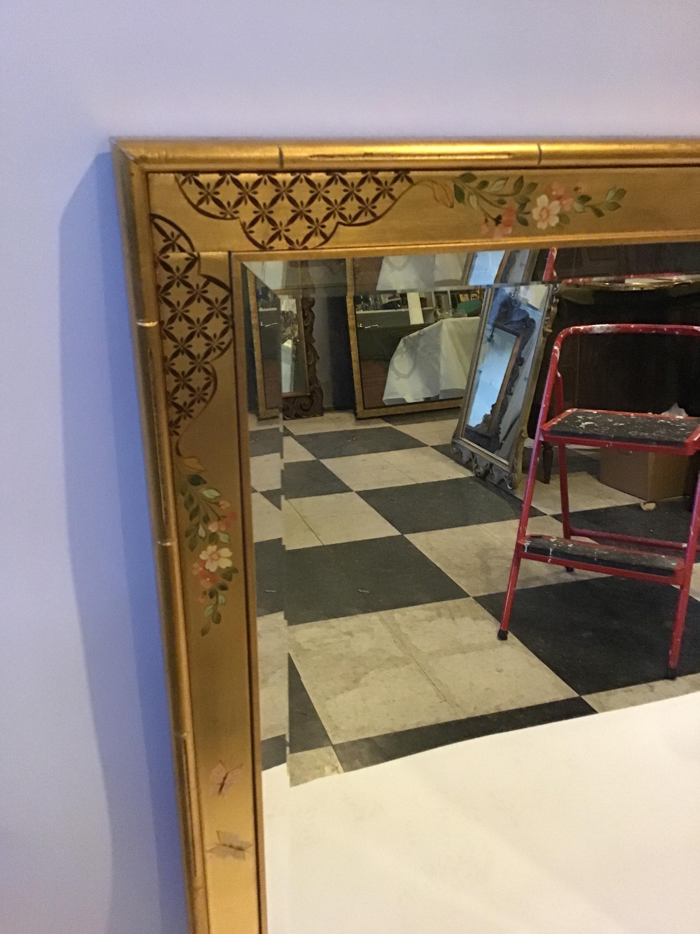 1970s La Barge Giltwood Hand Painted Floral Mirror In Good Condition For Sale In Tarrytown, NY
