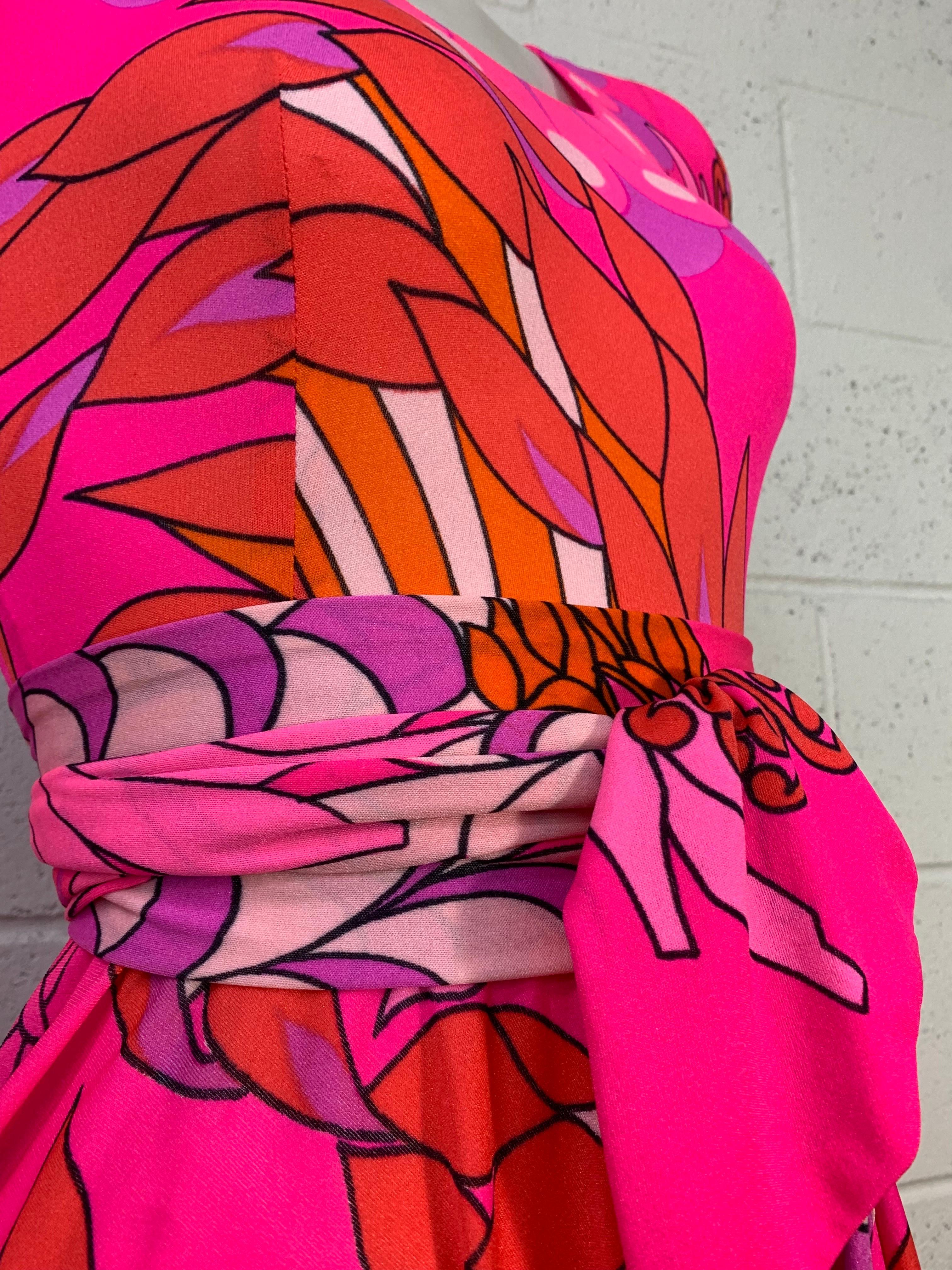 1970s La Mendola Fluorescent Pink Mod Floral Print Silk Jersey Day Dress w Flair In Excellent Condition In Gresham, OR