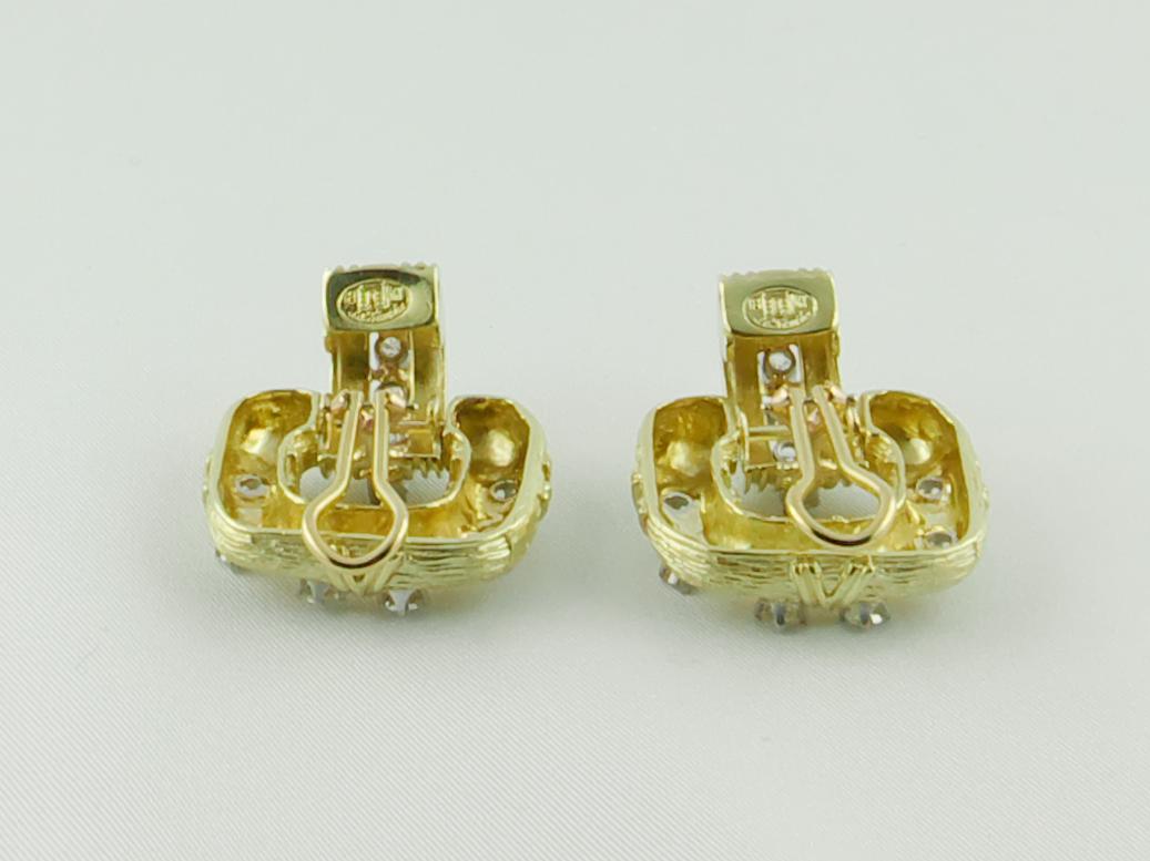 Round Cut 1970s La Triomphe 18 Karat Yellow Gold Diamond Earrings