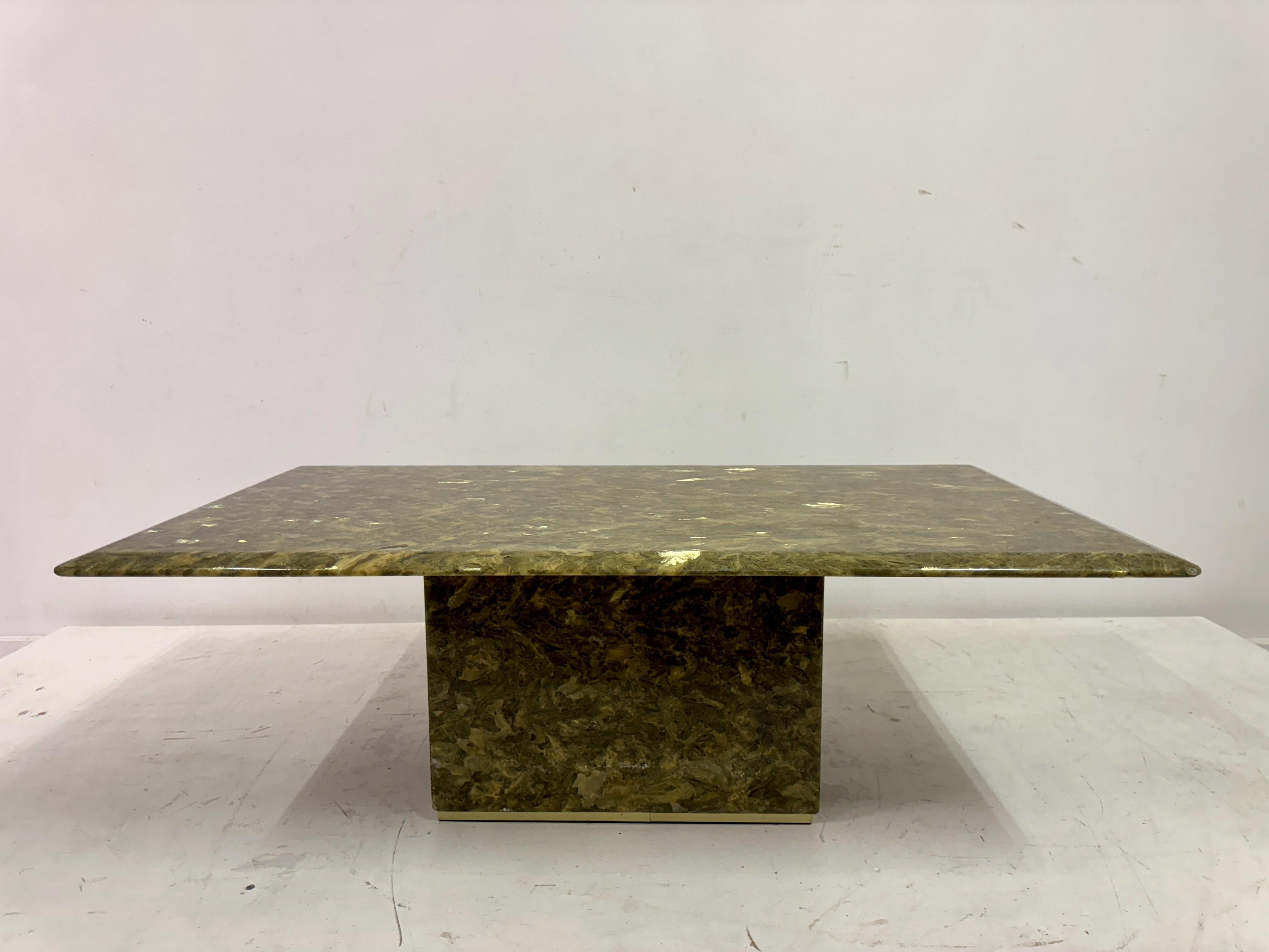 Table basse labradorite des années 1970 avec base en laiton en vente 8