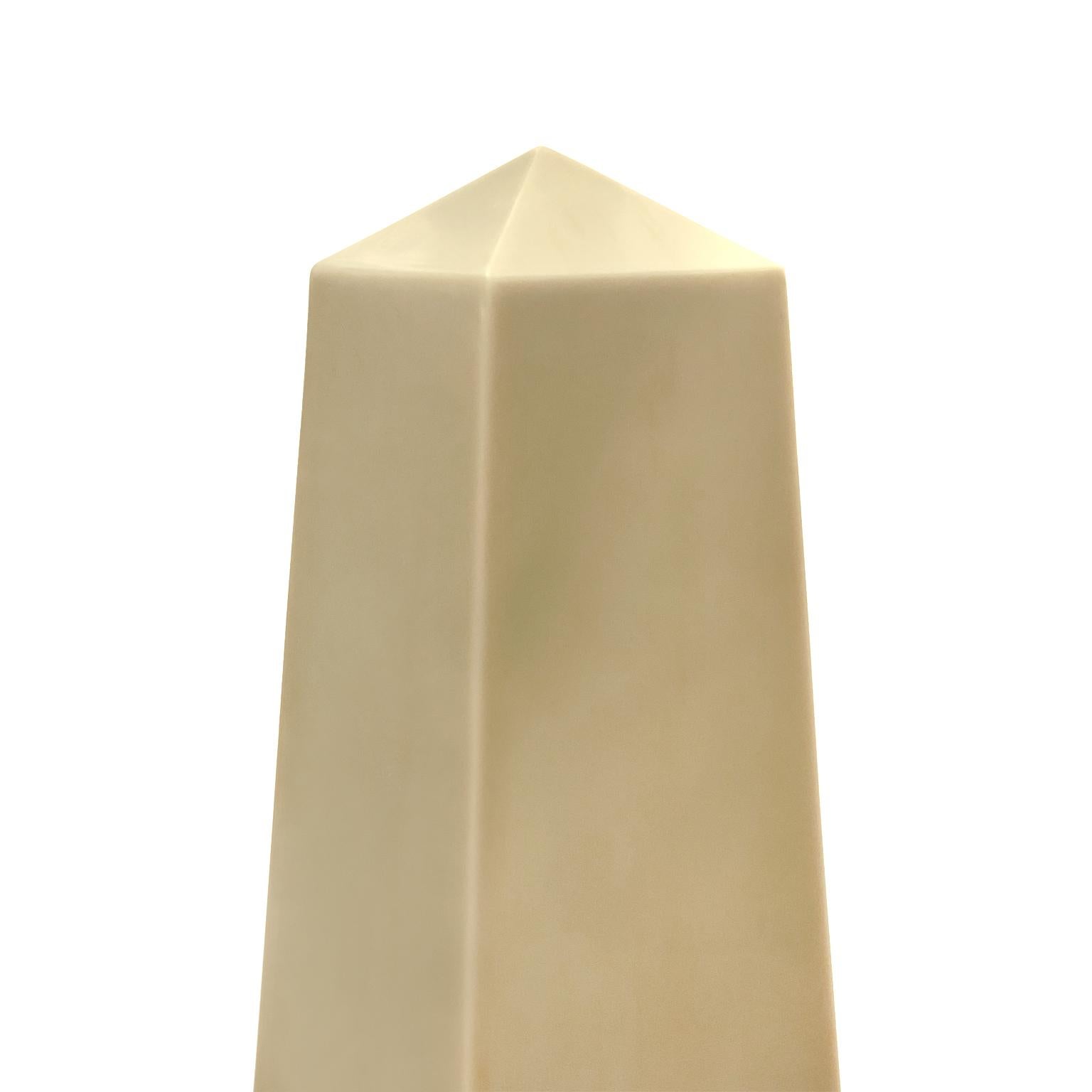 American 1970s Lacquered Obelisk in Antique White For Sale