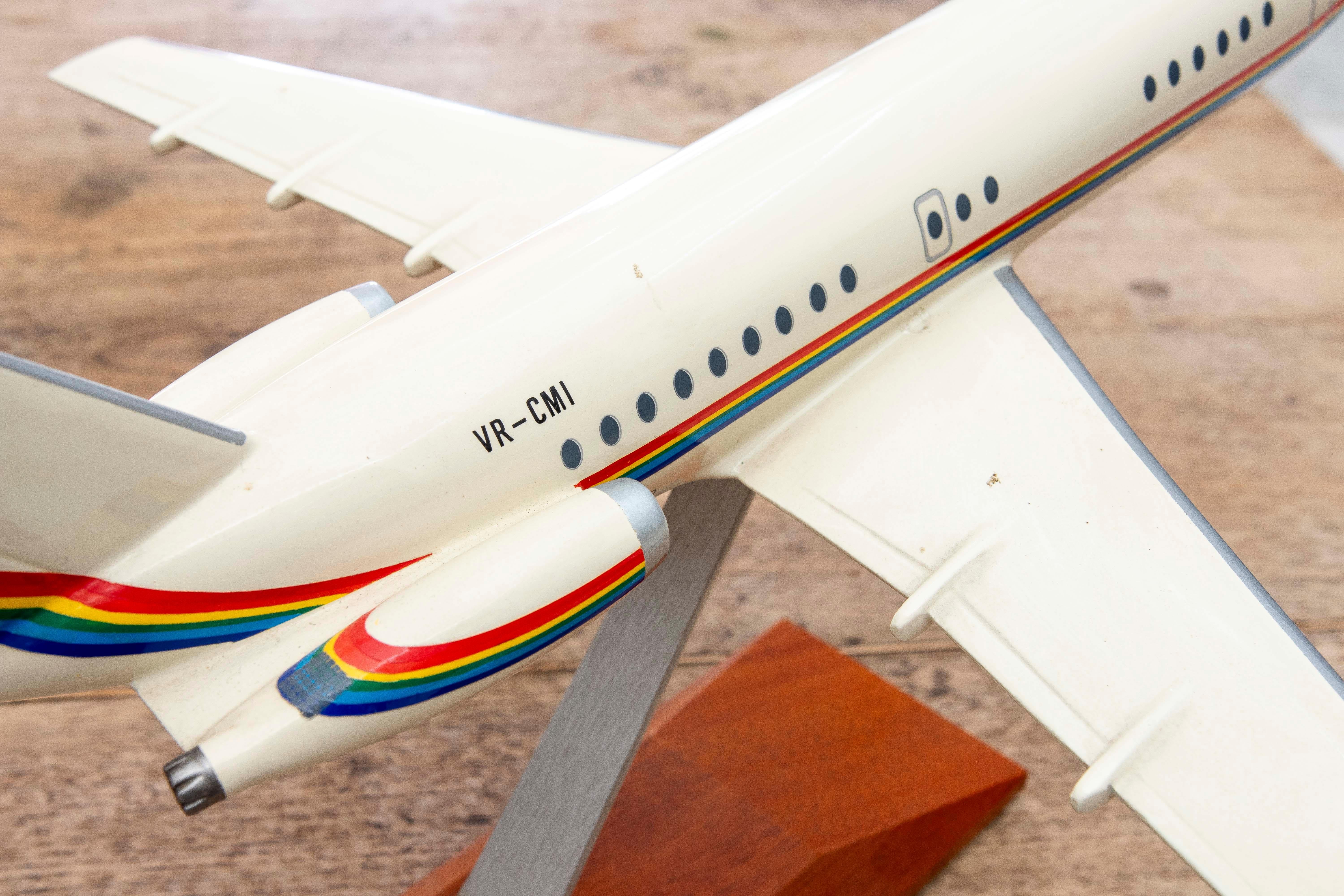 Modèle d'avion en résine laquée des années 1970 de la Maison Executive Display en vente 6