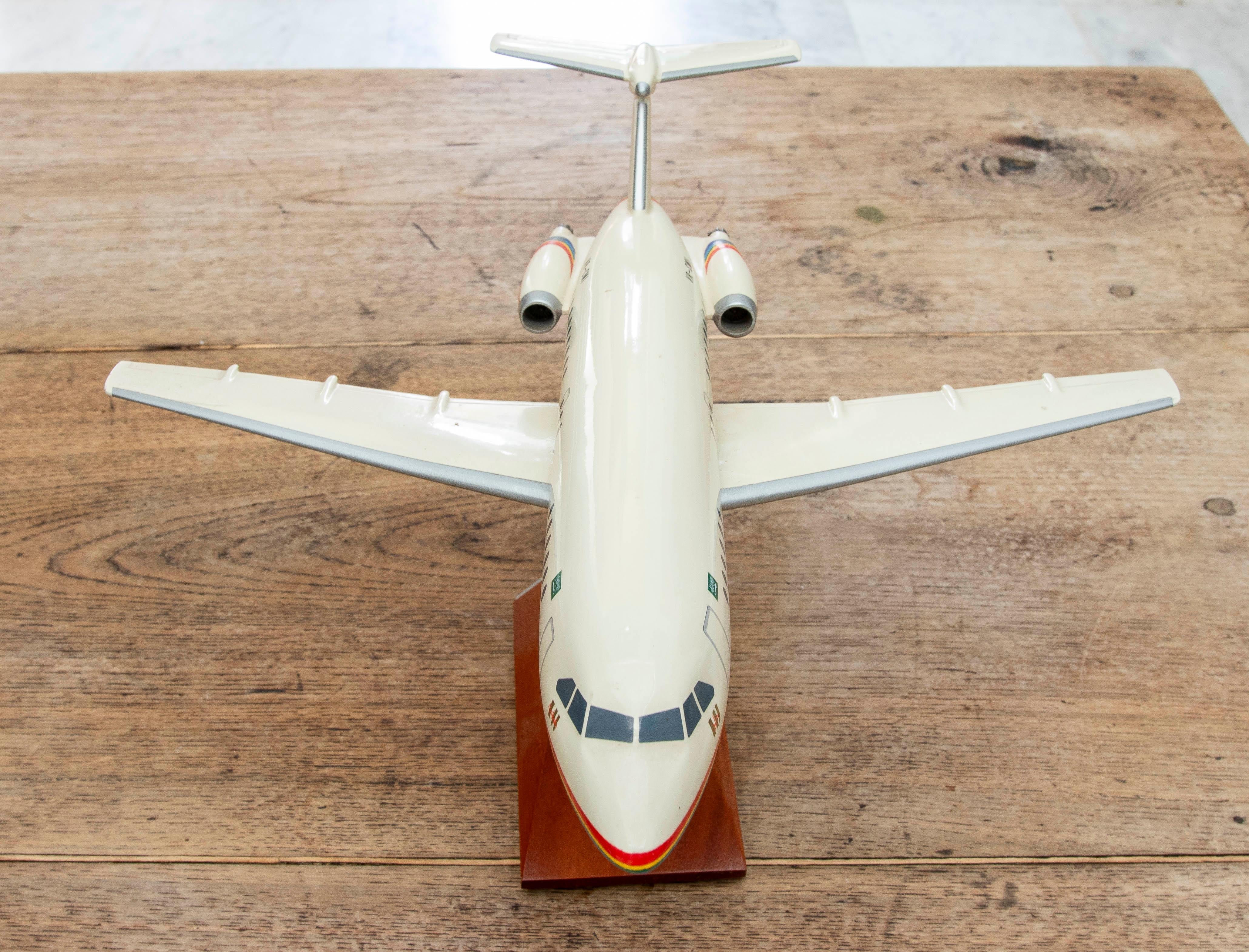 Anglais Modèle d'avion en résine laquée des années 1970 de la Maison Executive Display en vente