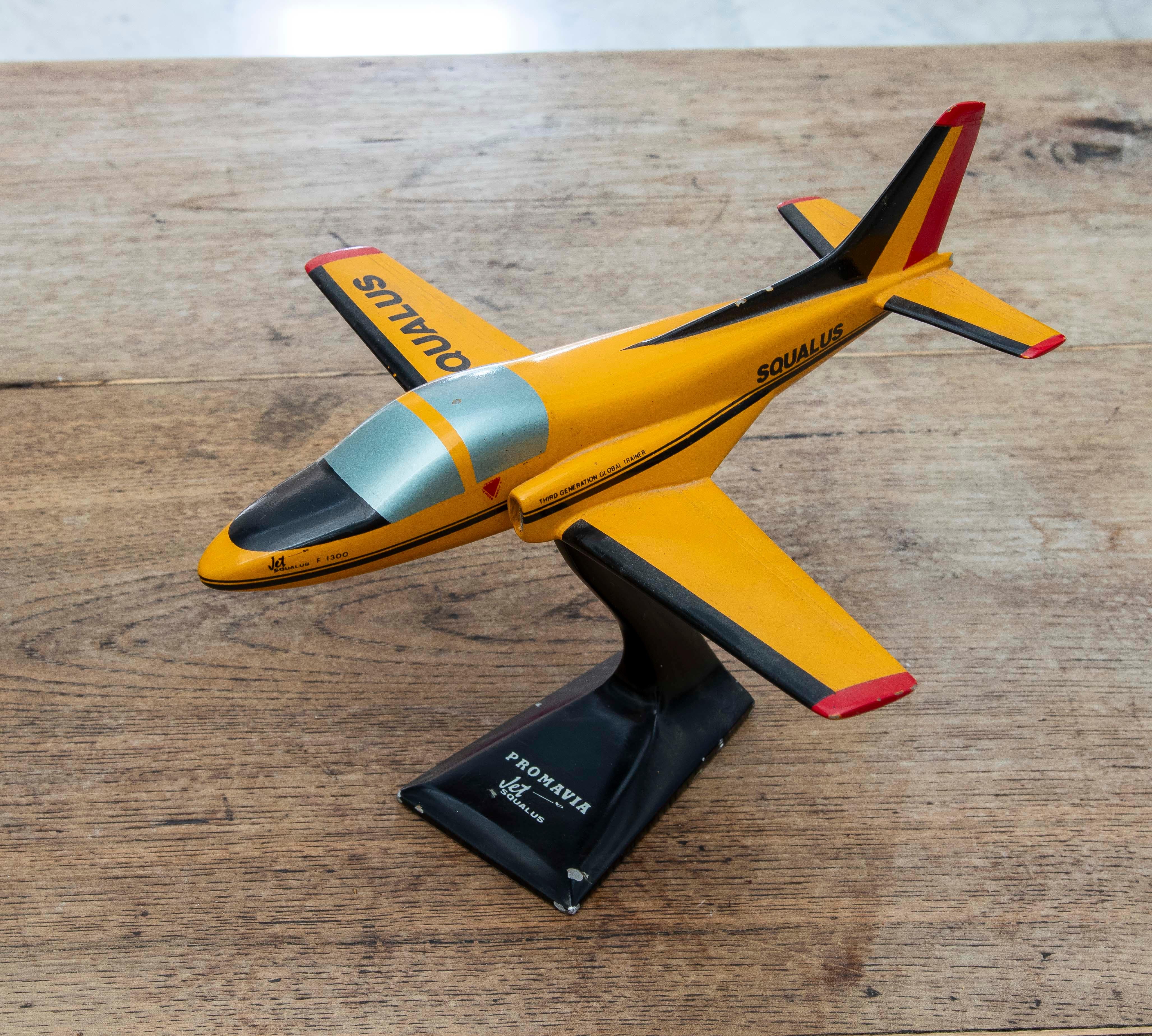 Modèle d'avion en résine laquée des années 1970 de la Maison Executive Display Bon état - En vente à Marbella, ES