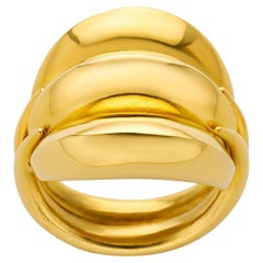 Lalaounis Bague à triple dôme en or jaune 22 carats, années 1970