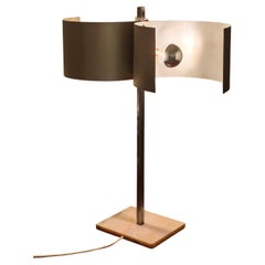 1970er Lampe, Metallstiel, Lampenschirm aus Edelstahl und Marmorsockel