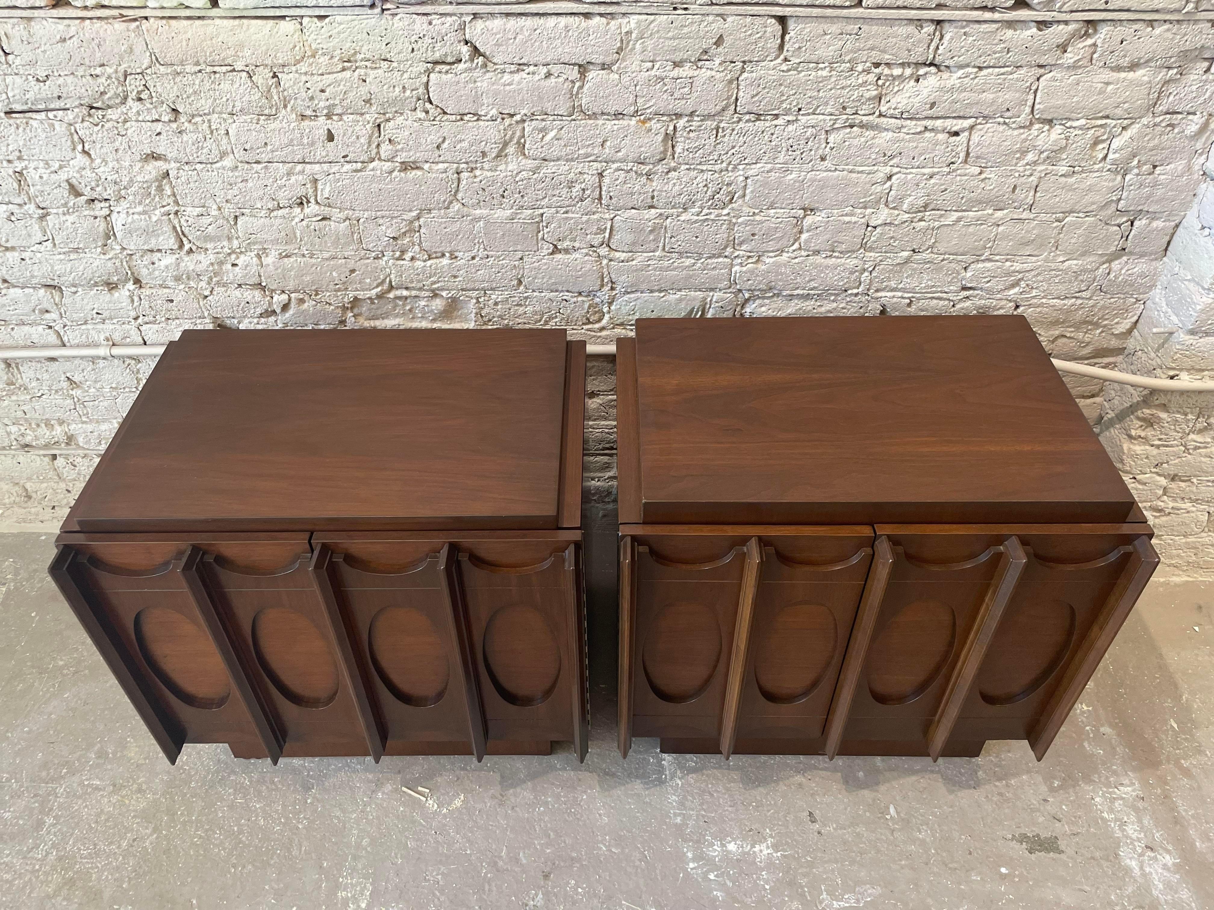 1970s Lane Brutalist Nightstands - a Pair For Sale 4