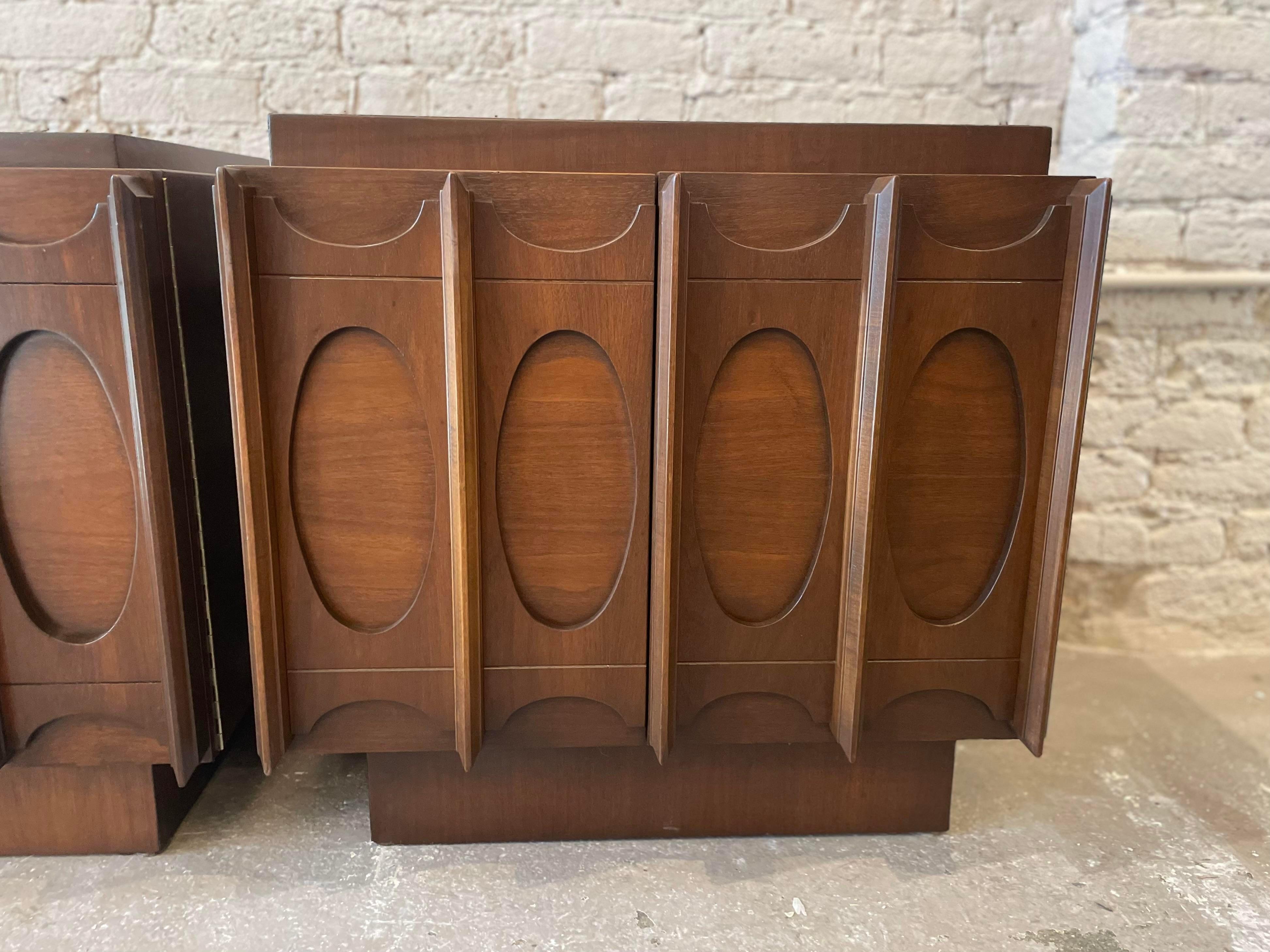 1970s Lane Brutalist Nightstands - a Pair In Good Condition For Sale In Chicago, IL