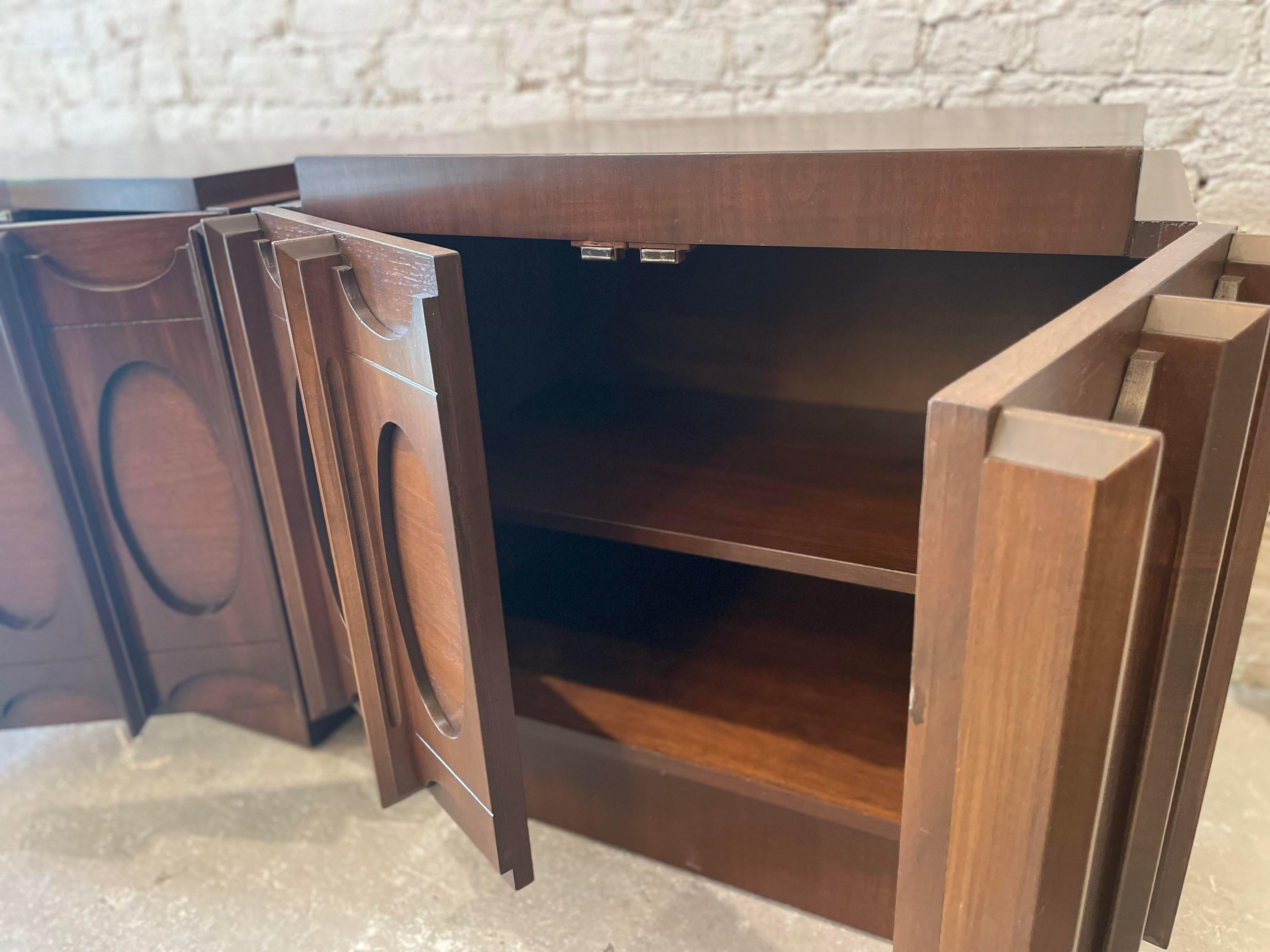 1970s Lane Brutalist Nightstands - a Pair For Sale 3