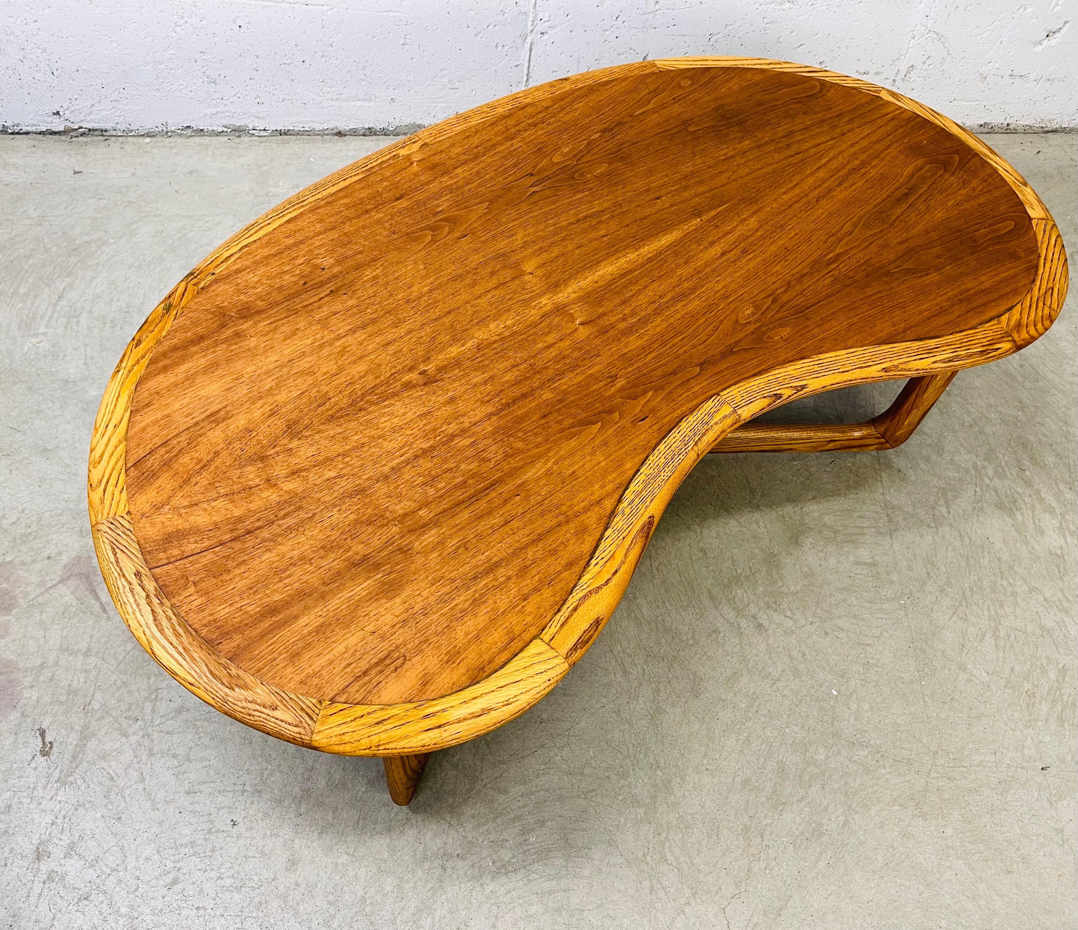 Mid-Century Modern 1970s Lane Furniture Kidney Shaped Coffee Table For Sale