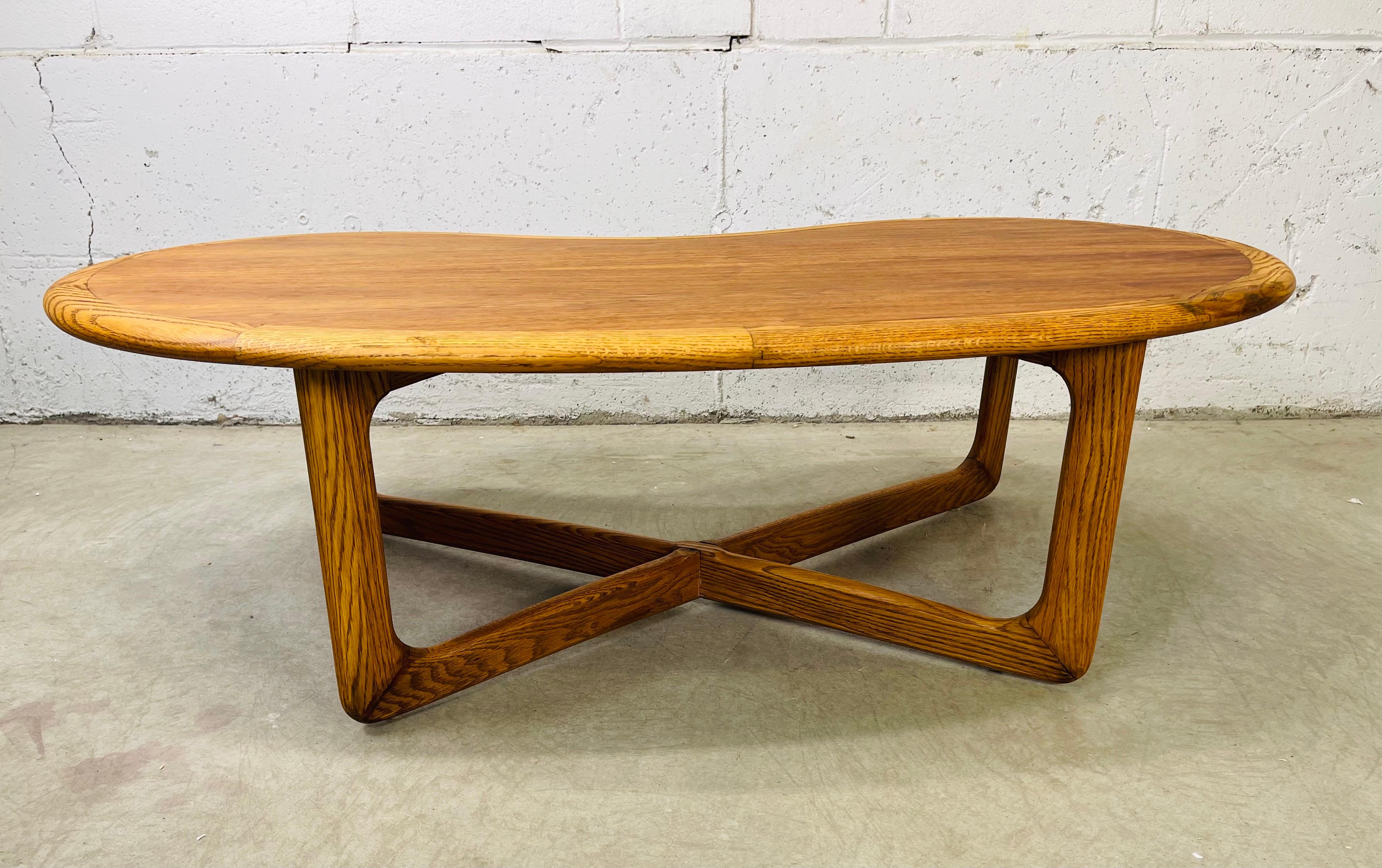 1970s Lane Furniture Kidney Shaped Coffee Table In Good Condition For Sale In Amherst, NH