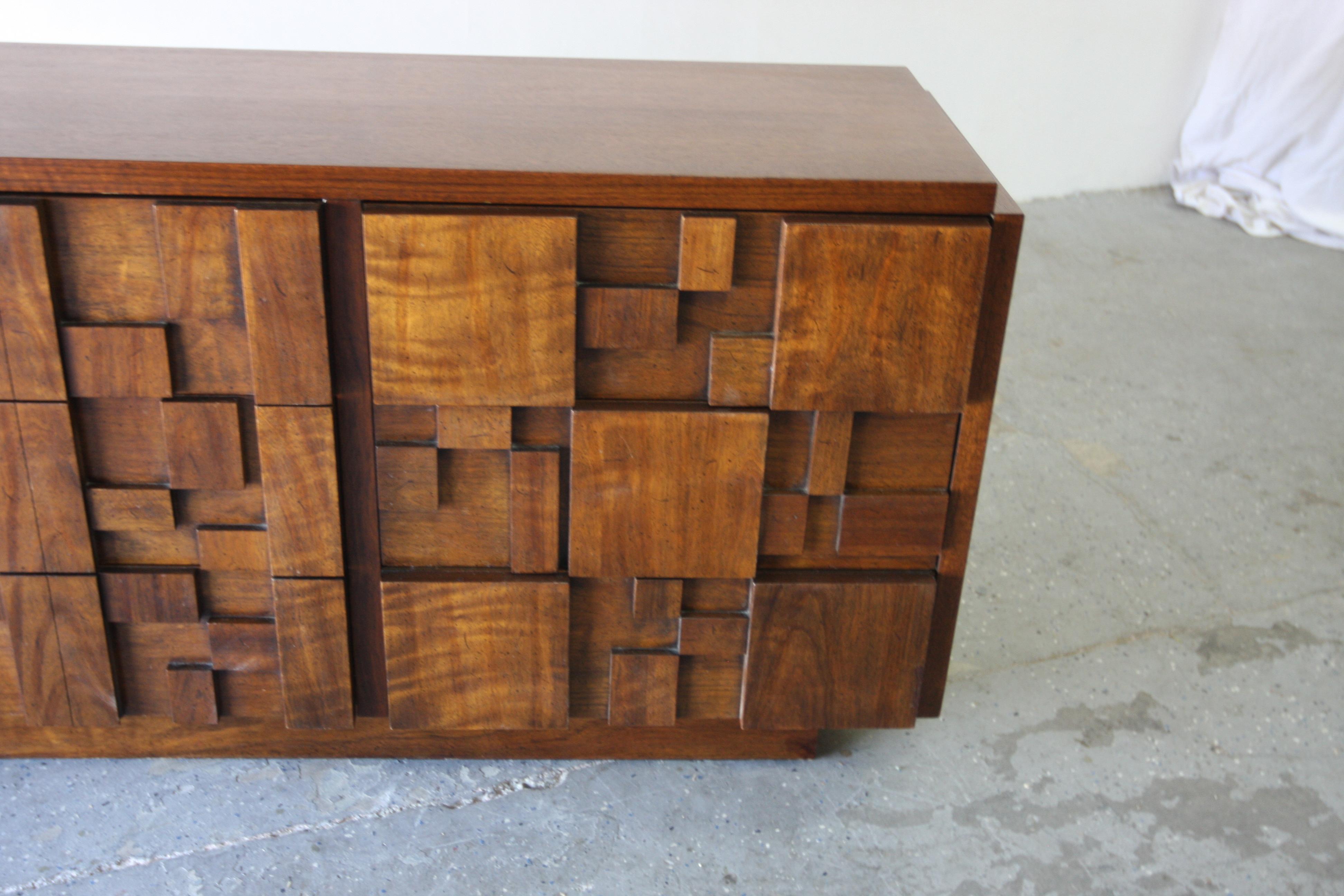 1970s Lane Staccato Mid Century Modern Mosaic Brutalist Lowboy Dresser In Good Condition In Las Vegas, NV