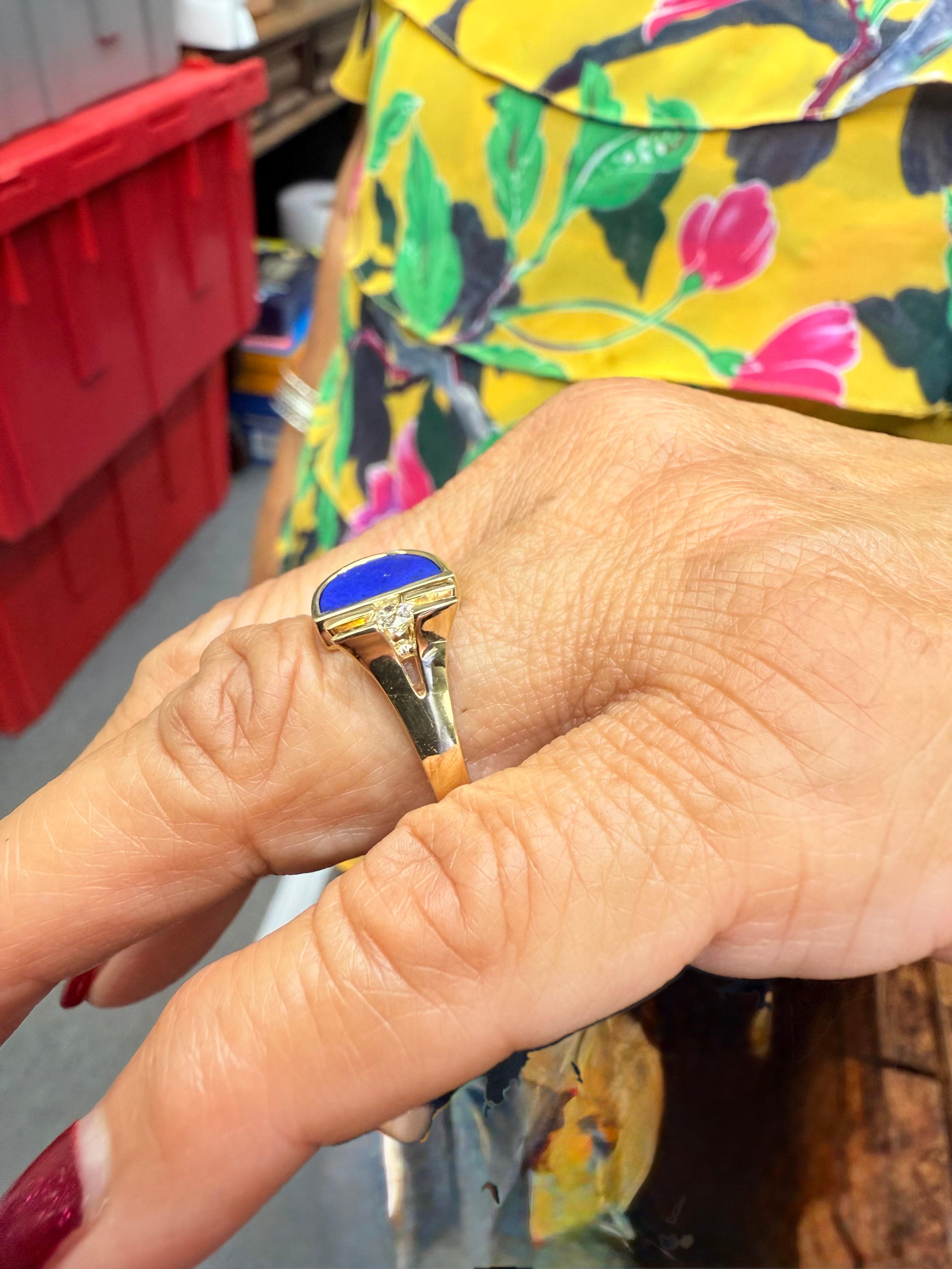 Taille mixte 1970 Lapis Diamond Hand Crafted 14k Yellow Gold Ring (bague en or jaune 14k) en vente