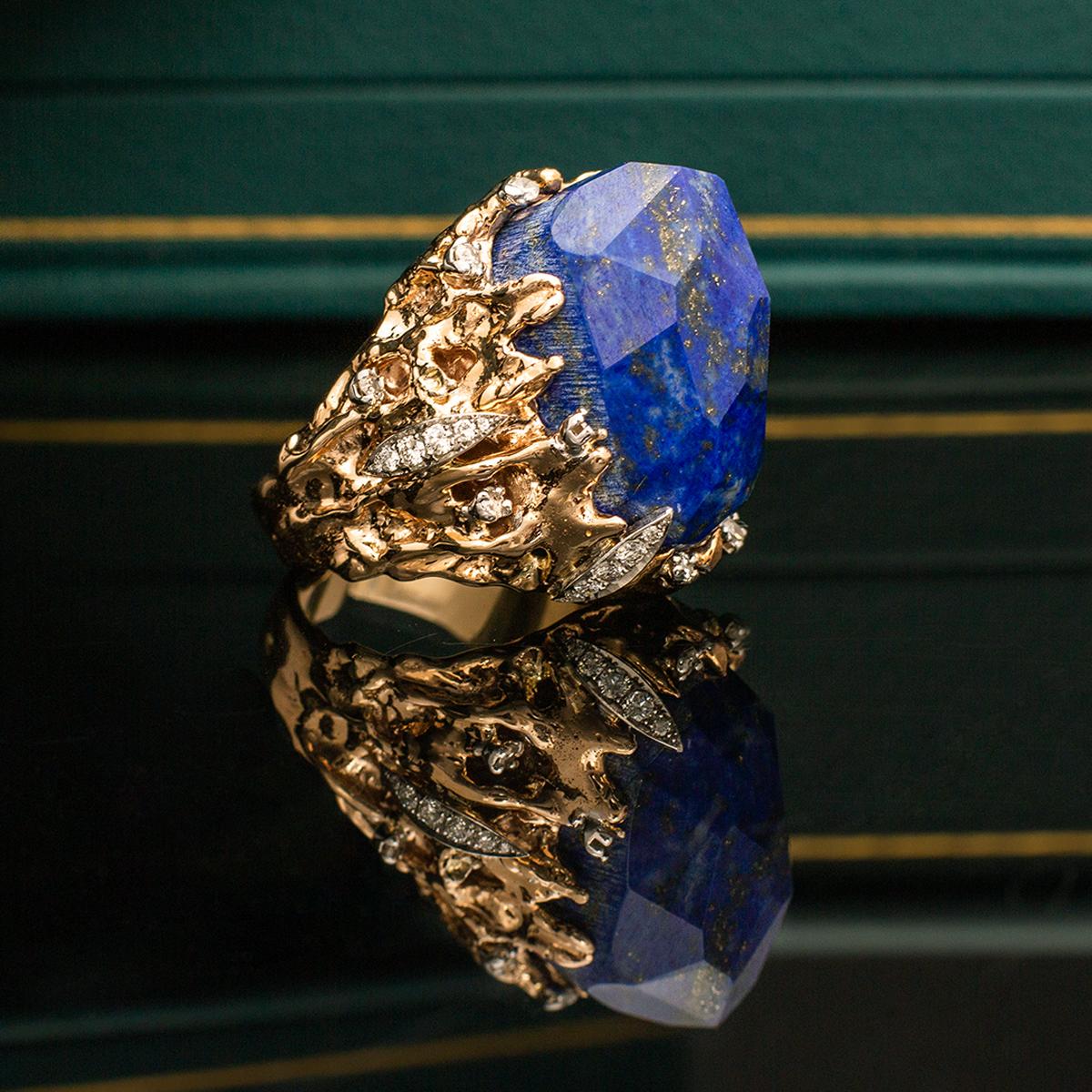 1970s Lapis Lazuli Diamond yellow Gold Ring 3