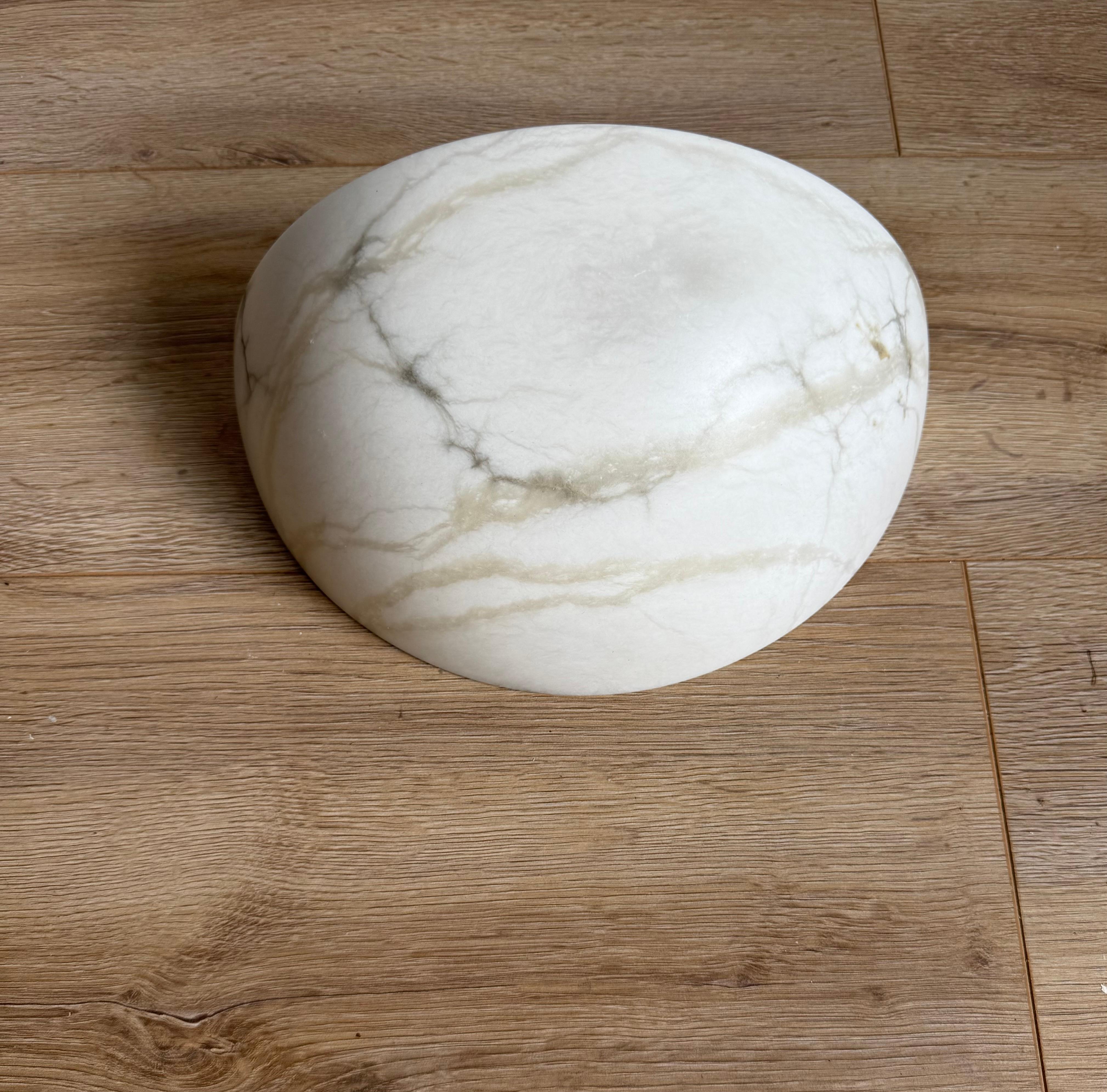 1970s Large Alabaster Wall Light / Sconce, Mid-Century Modern Organic Design en vente 2