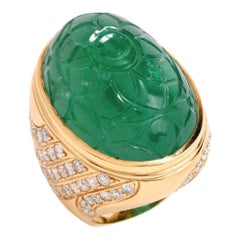 1970s Large Carved Colombian Emerald Diamond Cocktail Gold Ring