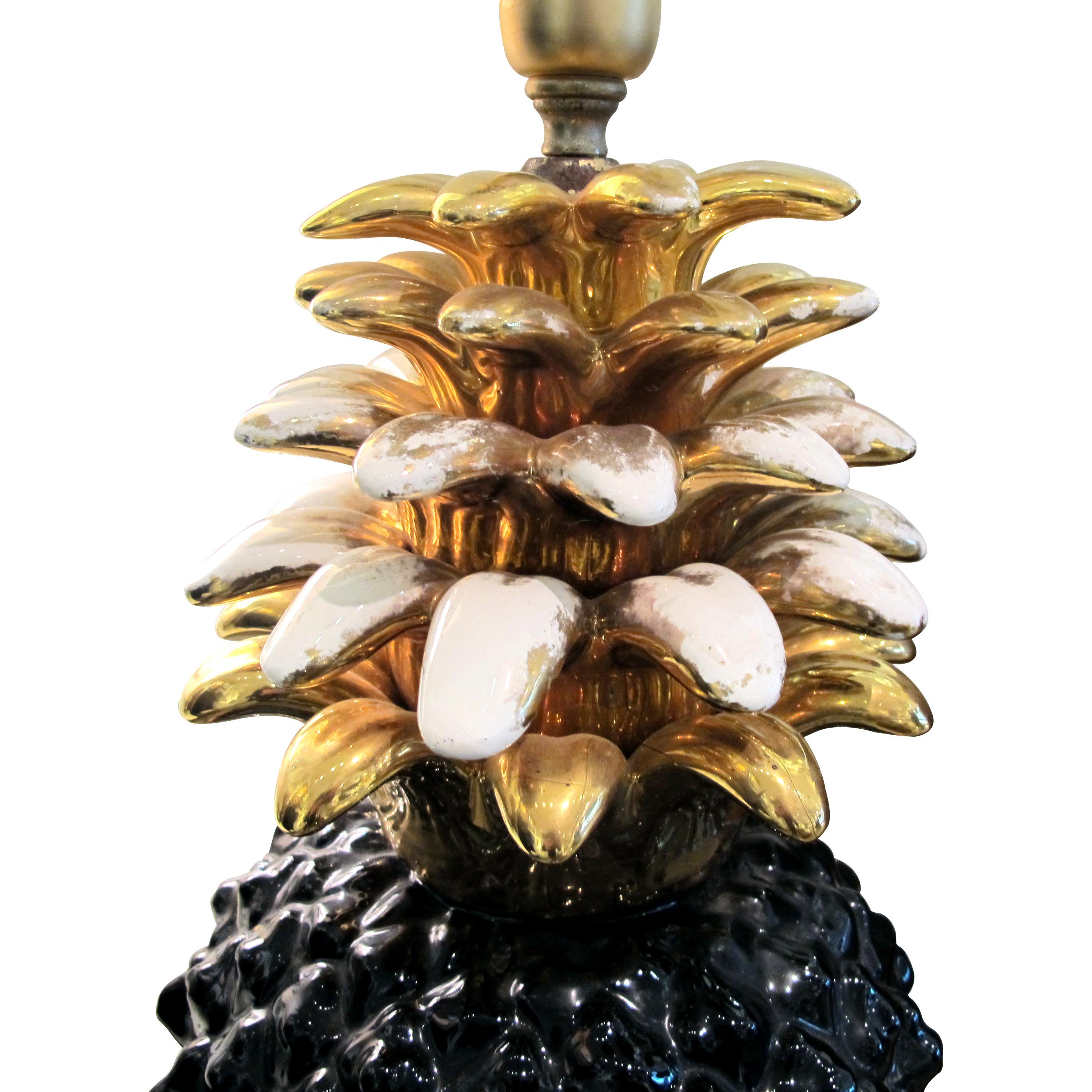 Français 1970 - Grande lampe française en céramique noir et or avec ananas, Maison Lancel en vente