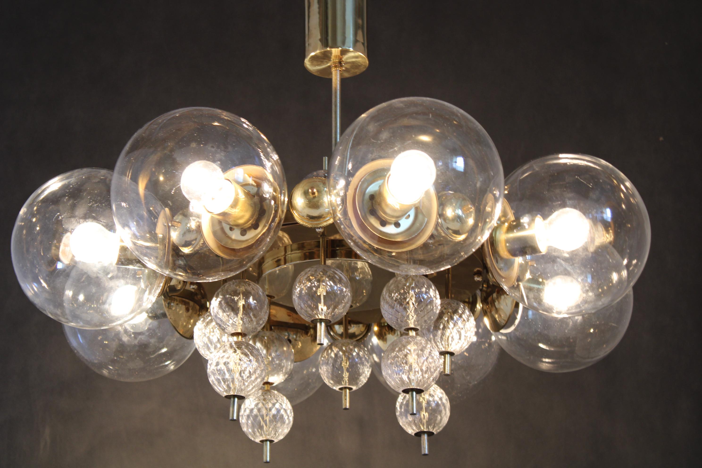 Grande lampadario anni '70 in ottone di Kamenicky Senov , fino a 10 articoli in vendita 5