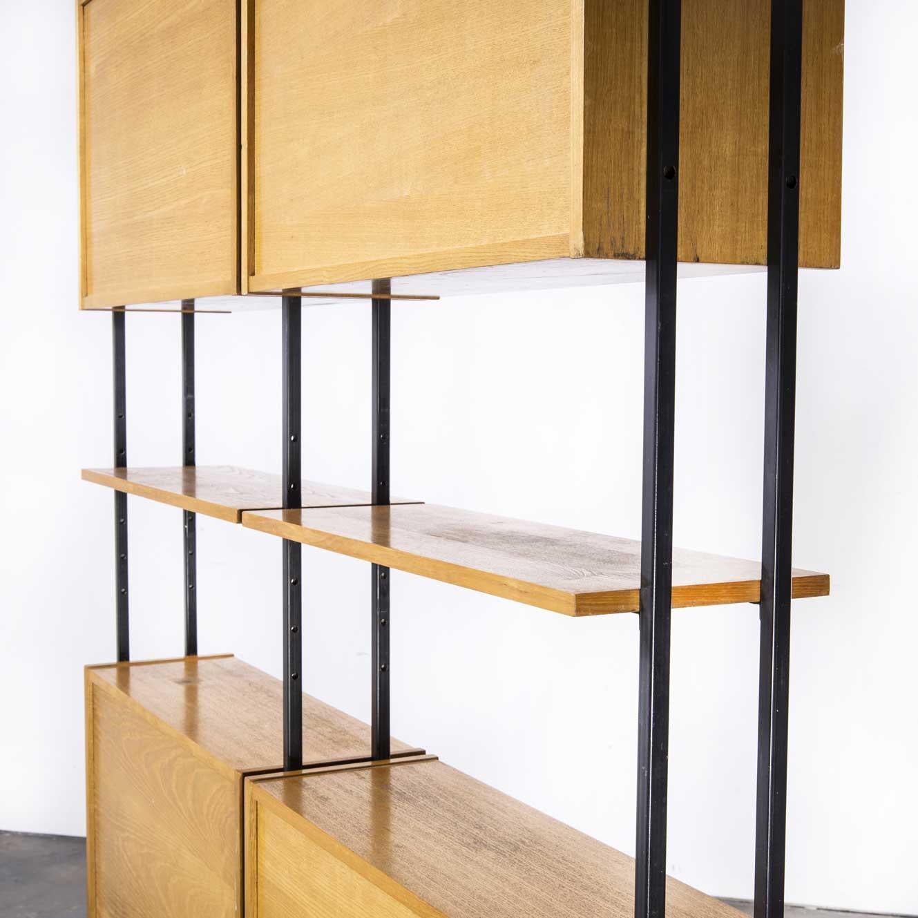 Gran librería abierta de mediados de siglo de 1970, con frente de cristal finales del siglo XX en venta