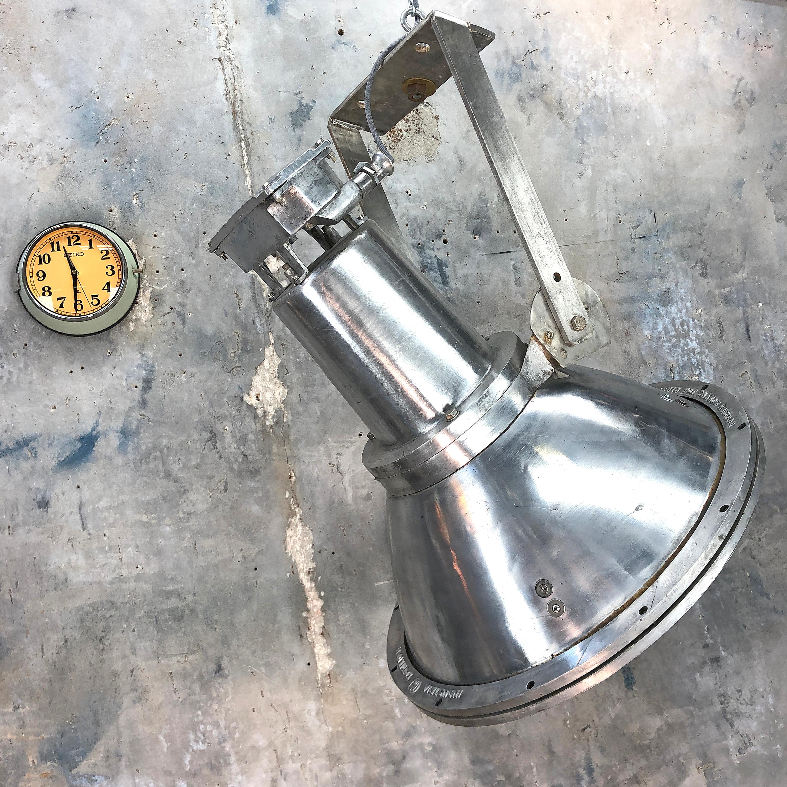 1970s Large Dutch Cast Aluminum Industrial Flood Lamp, Industria Rotterdam In Good Condition In Leicester, Leicestershire