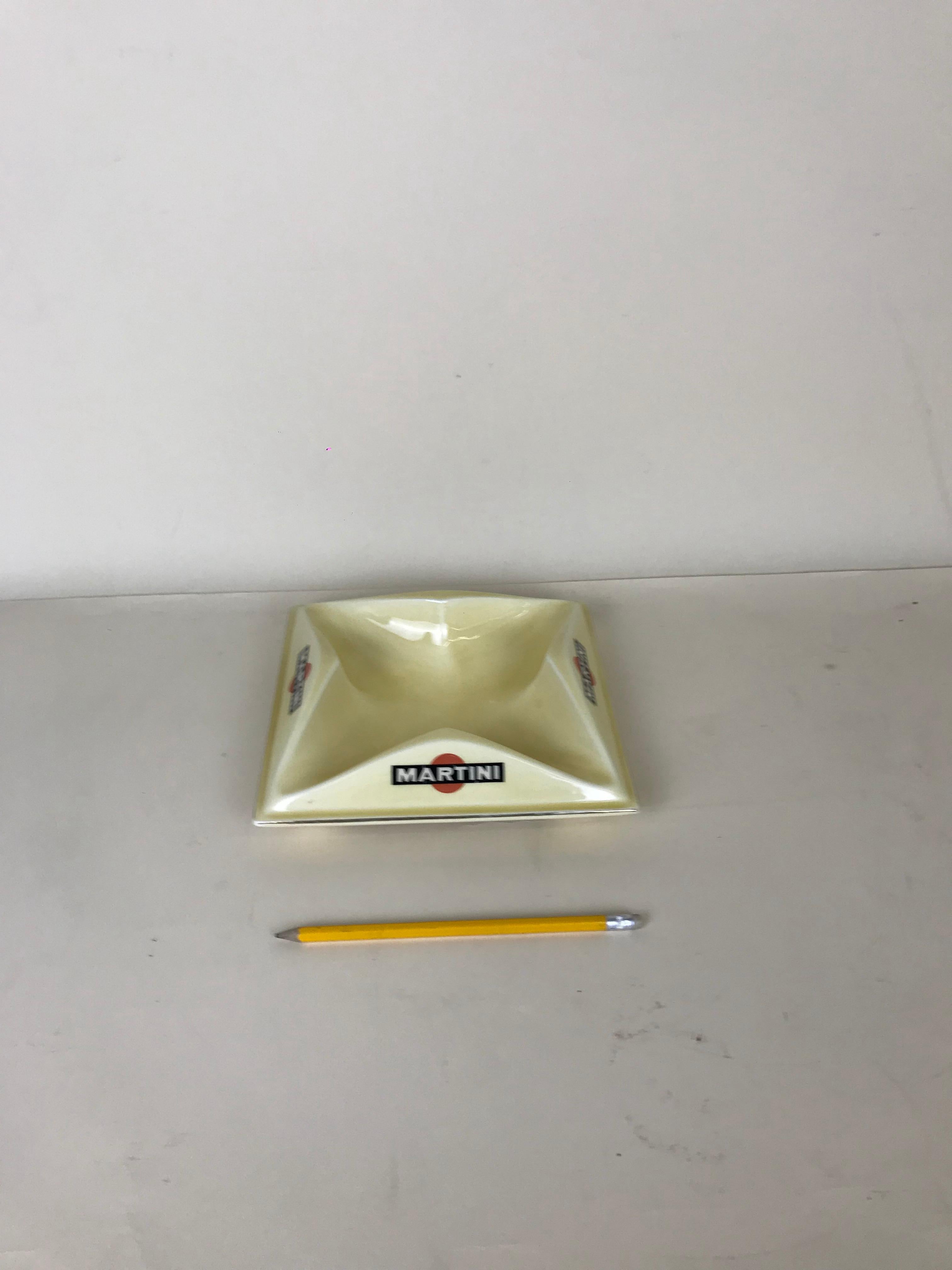 1970s Large French Advertising Martini Cream Ceramic Bistro Ashtray For Sale 2