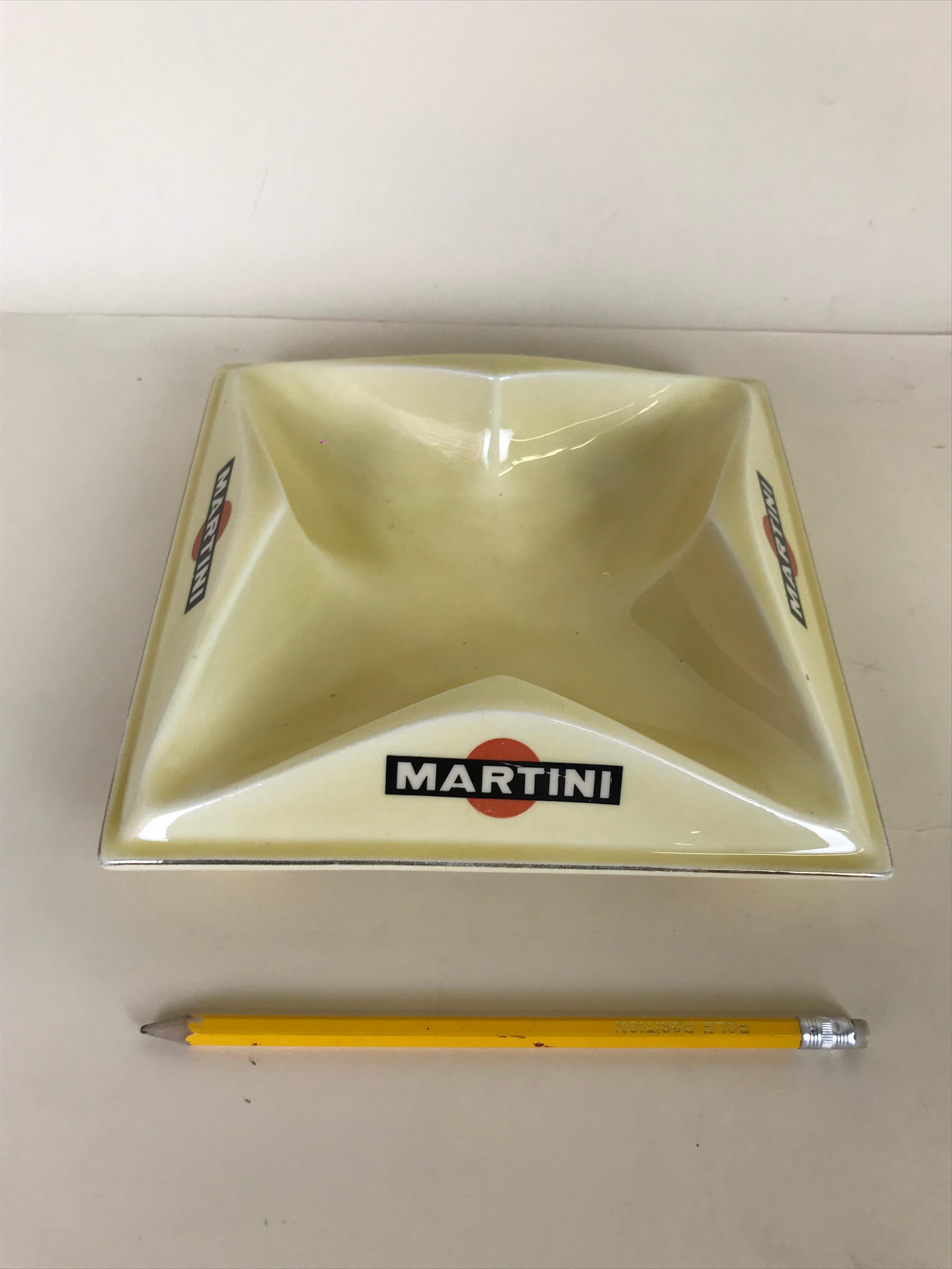 1970s Large French Advertising Martini Cream Ceramic Bistro Ashtray For Sale 3