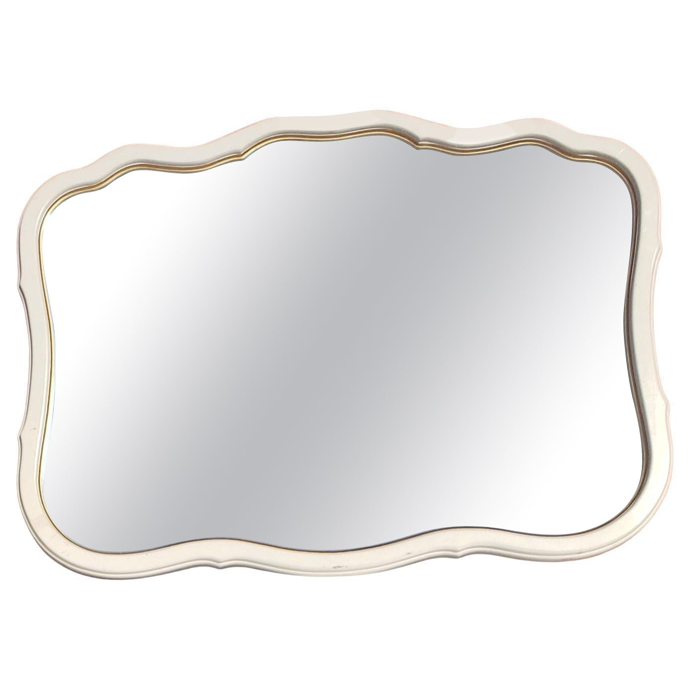 Grand miroir suspendu provincial français des années 1970 par Lenoir