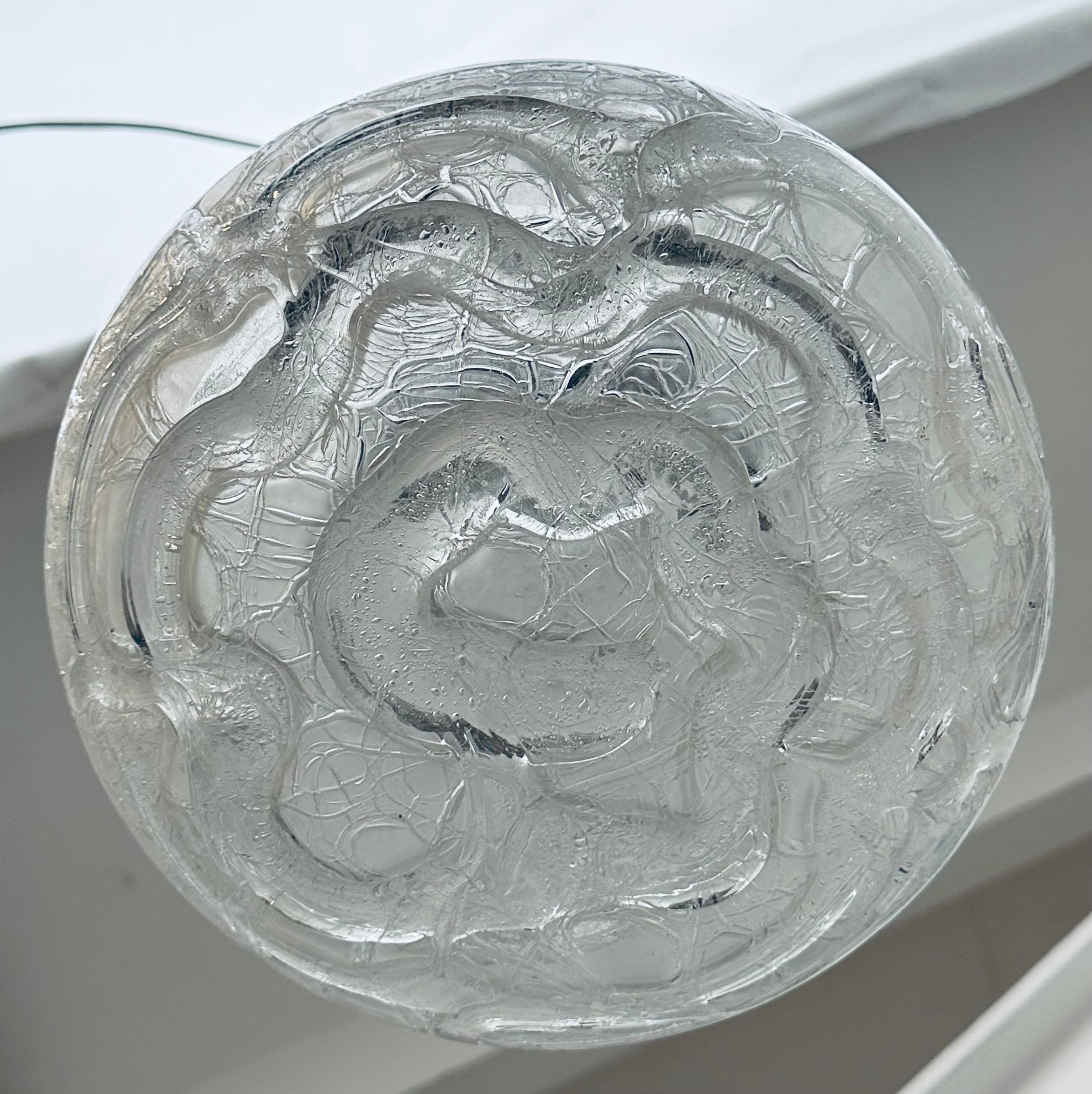 Grande lampe suspendue allemande des années 1970 en verre glacé texturé Doria Leuchten Crackle en vente 11
