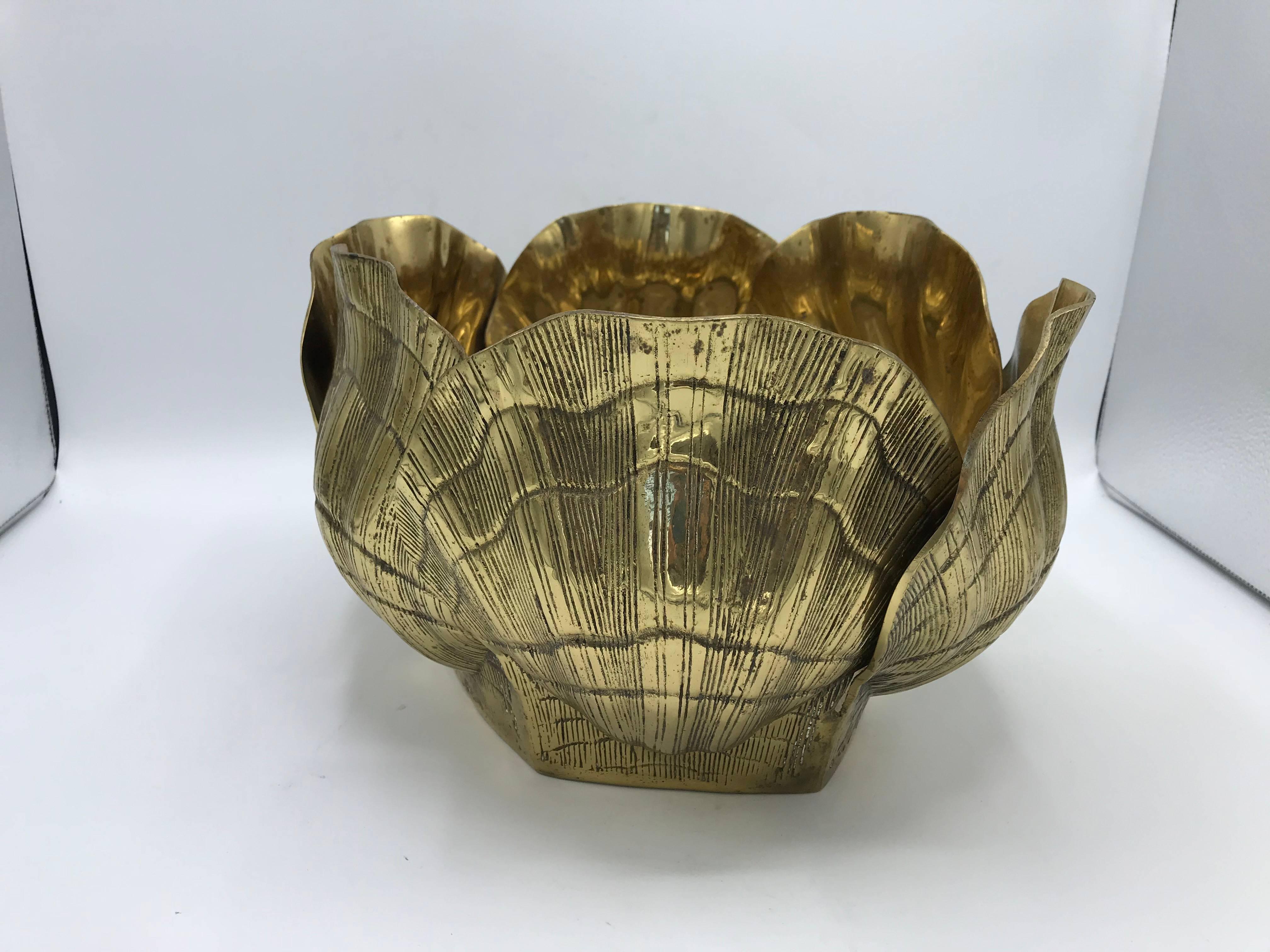 1970s Large Italian Brass Seashell Cachepot Planter Bowl In Excellent Condition In Richmond, VA