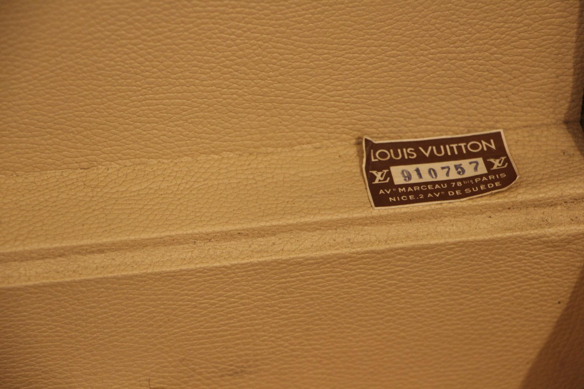 1970s Large Louis Vuitton Suitcase 80 cm,  Louis Vuitton Trunk 8