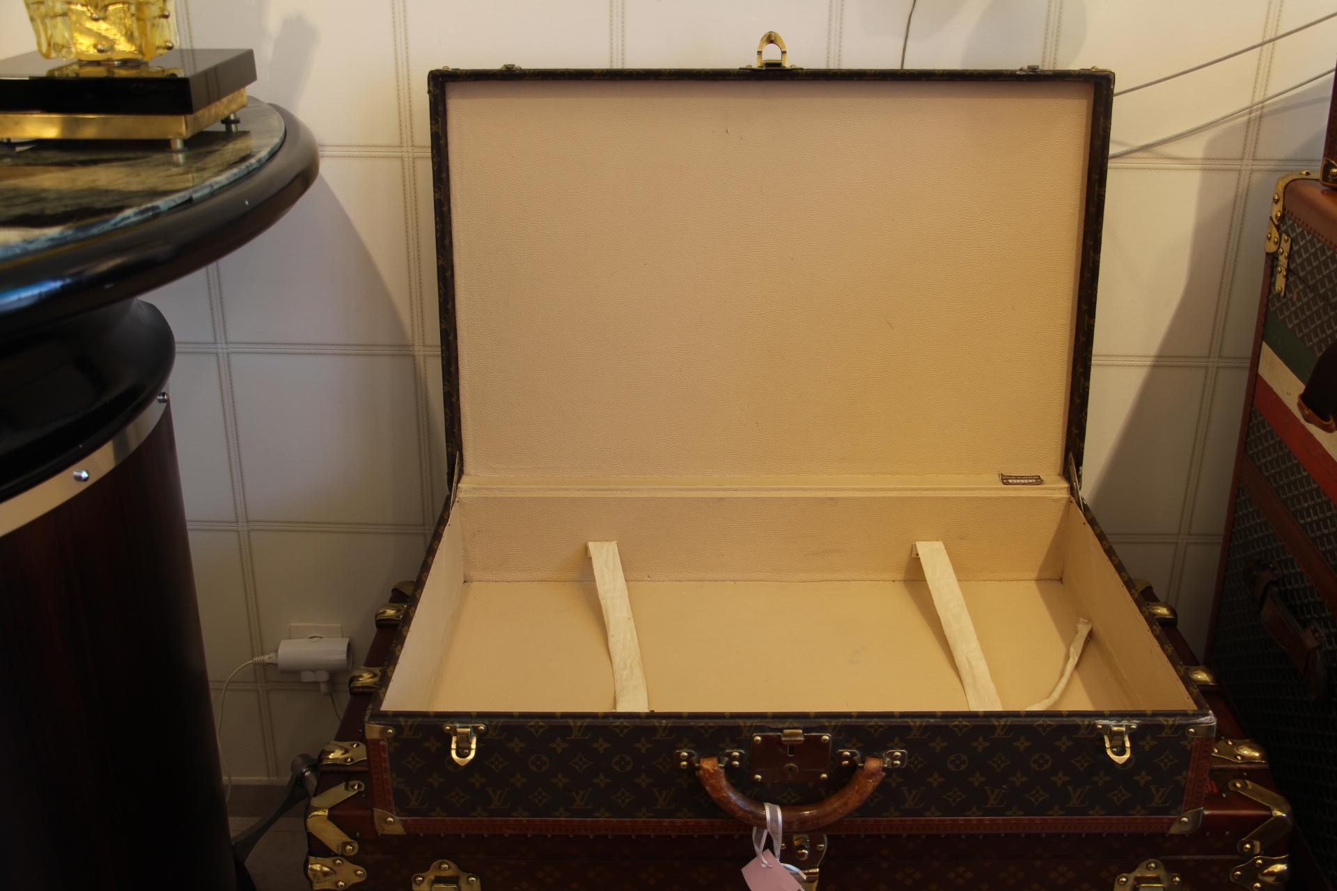 1970s Large Louis Vuitton Suitcase 80 cm,  Louis Vuitton Trunk 9