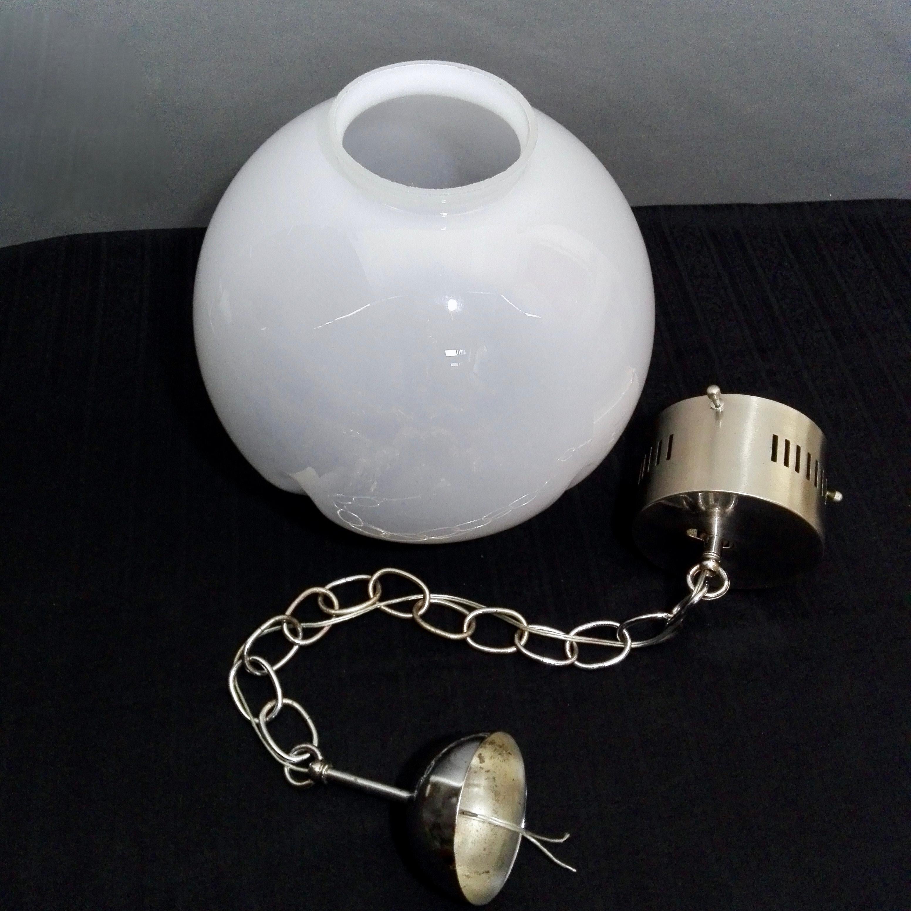 1970s Mazzega Murano attributed hand-blown clear and milky glass pendant lamp.  5