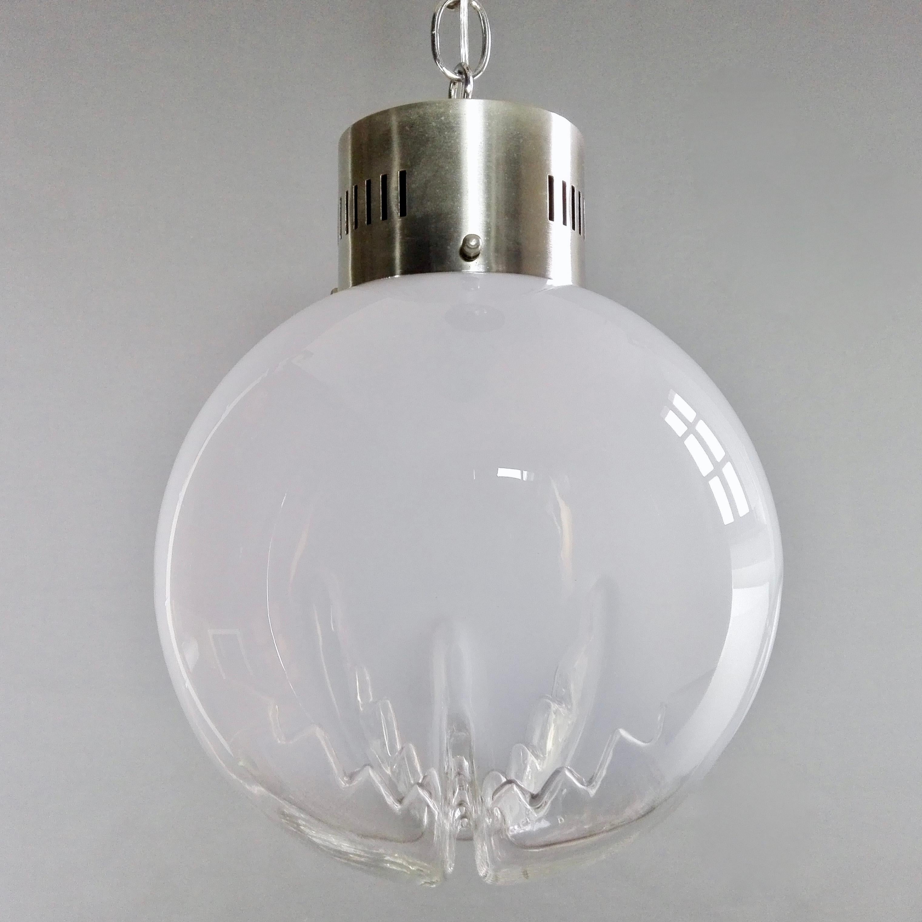 Italian 1970s Mazzega Murano attributed hand-blown clear and milky glass pendant lamp. 