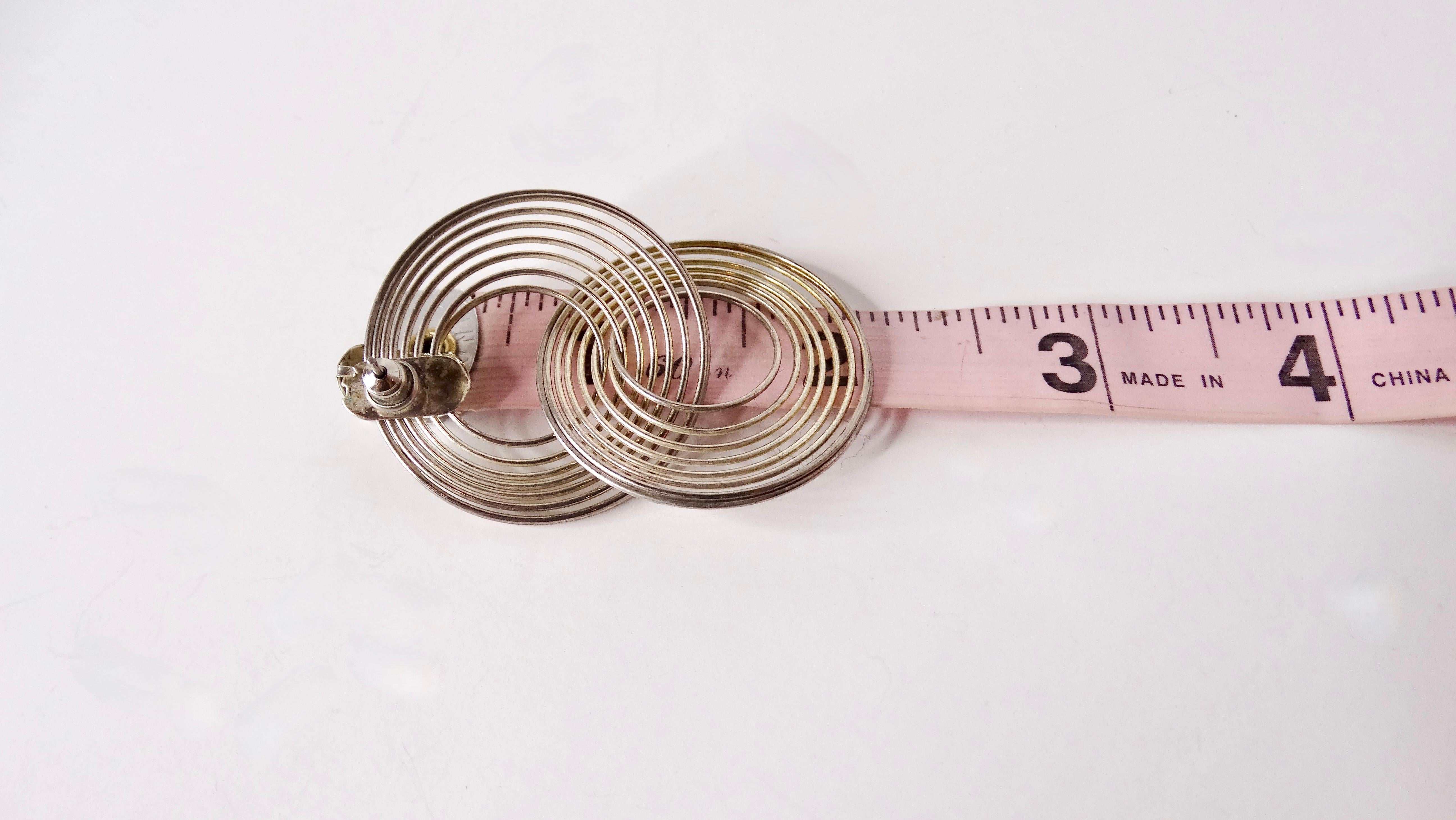 Orecchini a cerchio grande con orbita, placcati in argento, degli anni '70 in vendita 1