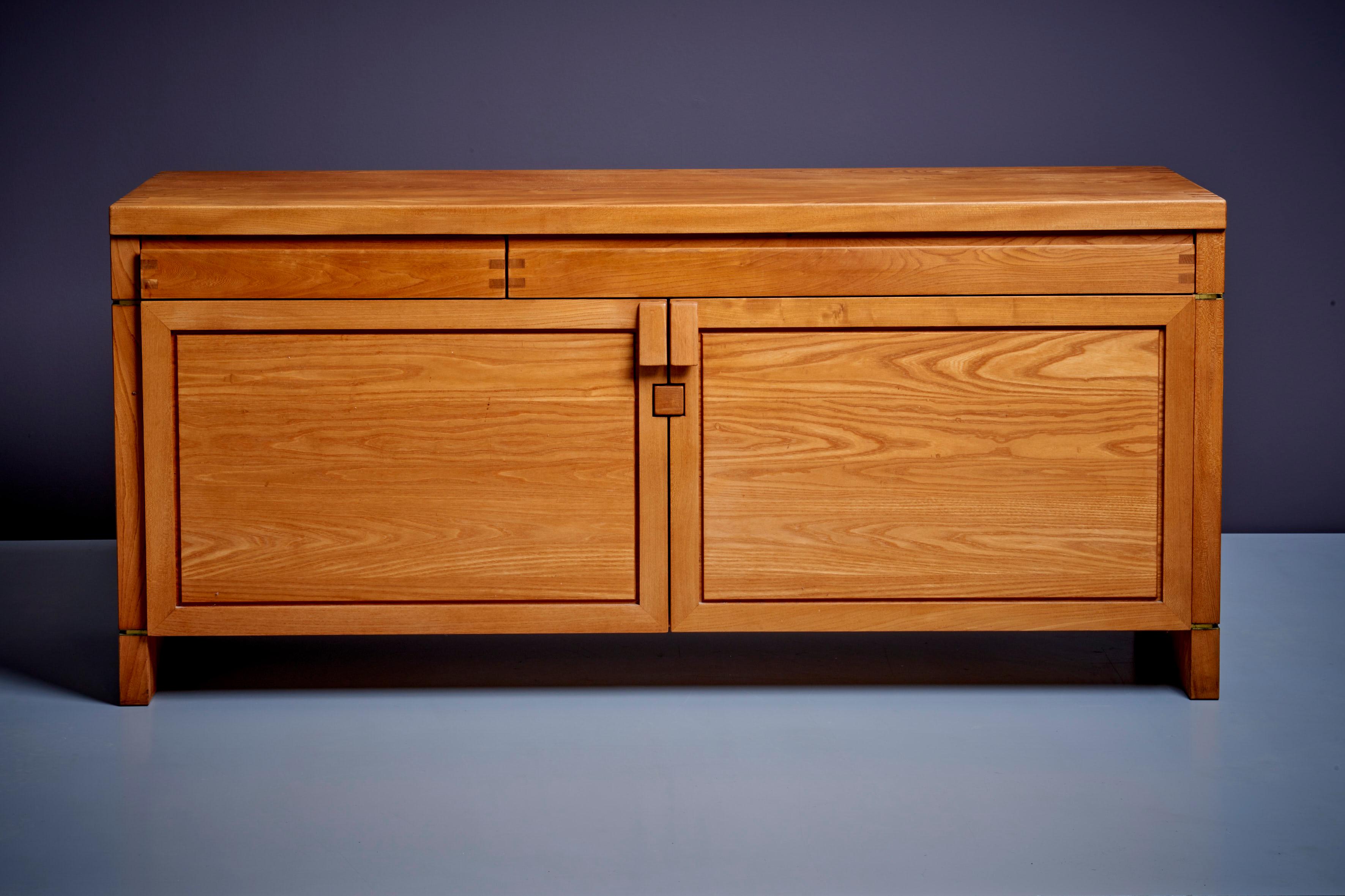 1970s Large Pierre Chapo R08 Sideboard or Credenza in Elm Wood, France  4