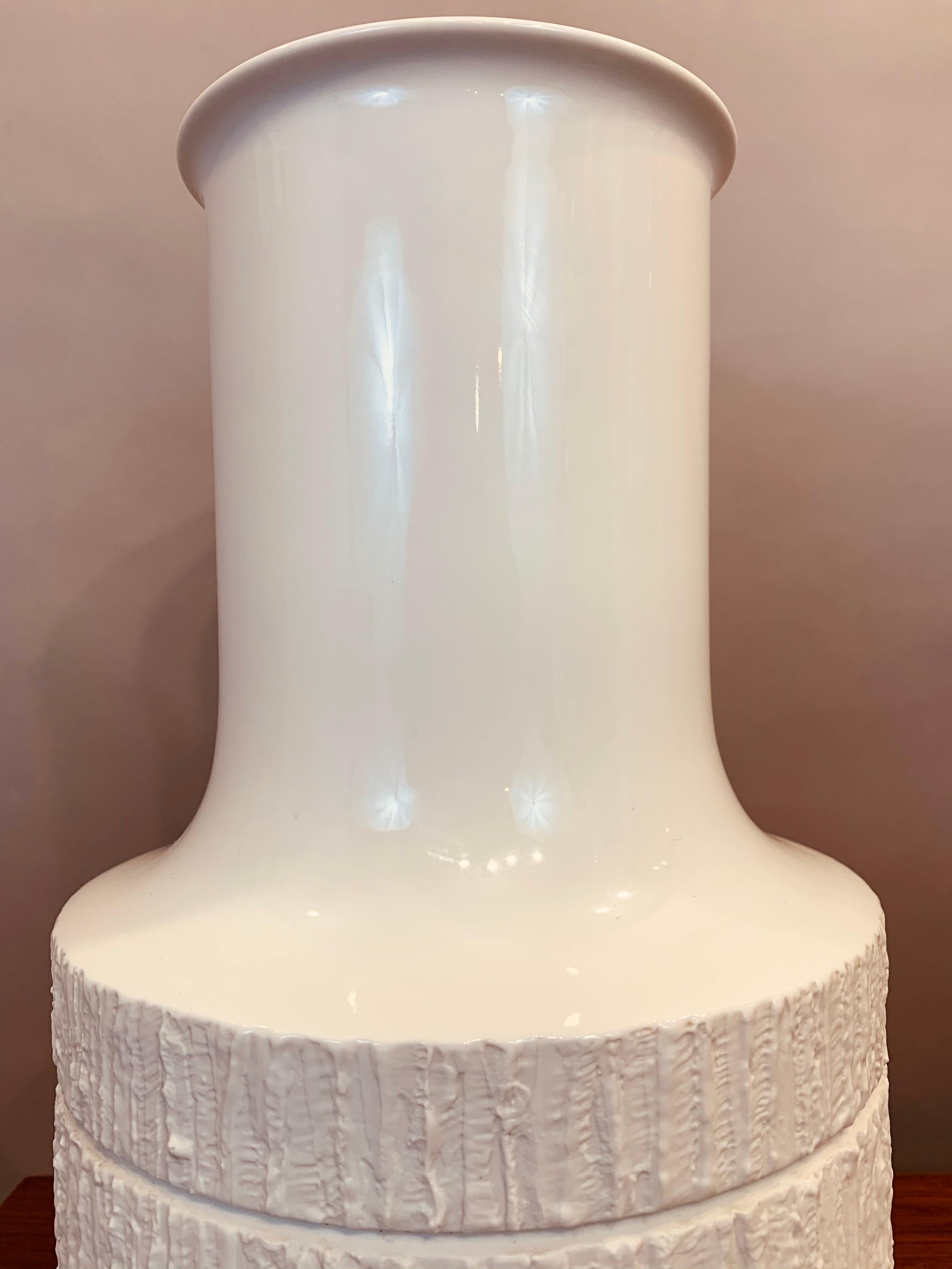 1970s Large Porcelain Op Art Glazed Vase Thomas, Germany by Richard Scharrer 3