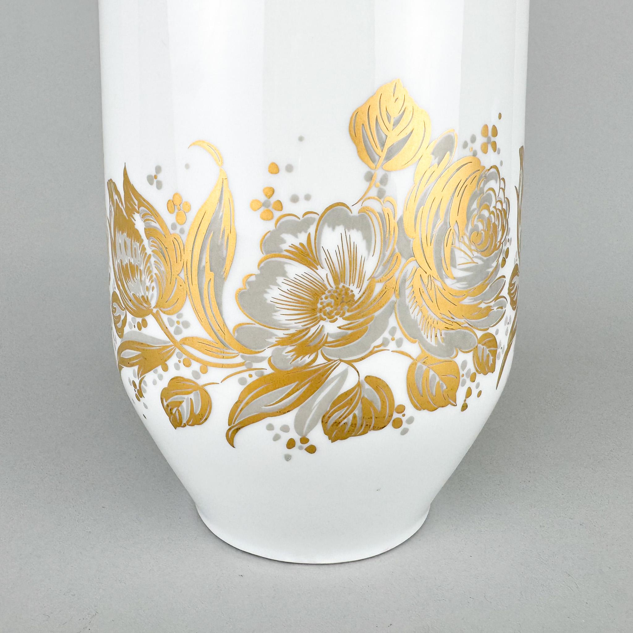 Mid-Century Modern 1970's Large Porcelain Vase by Hutschenreuther For Sale