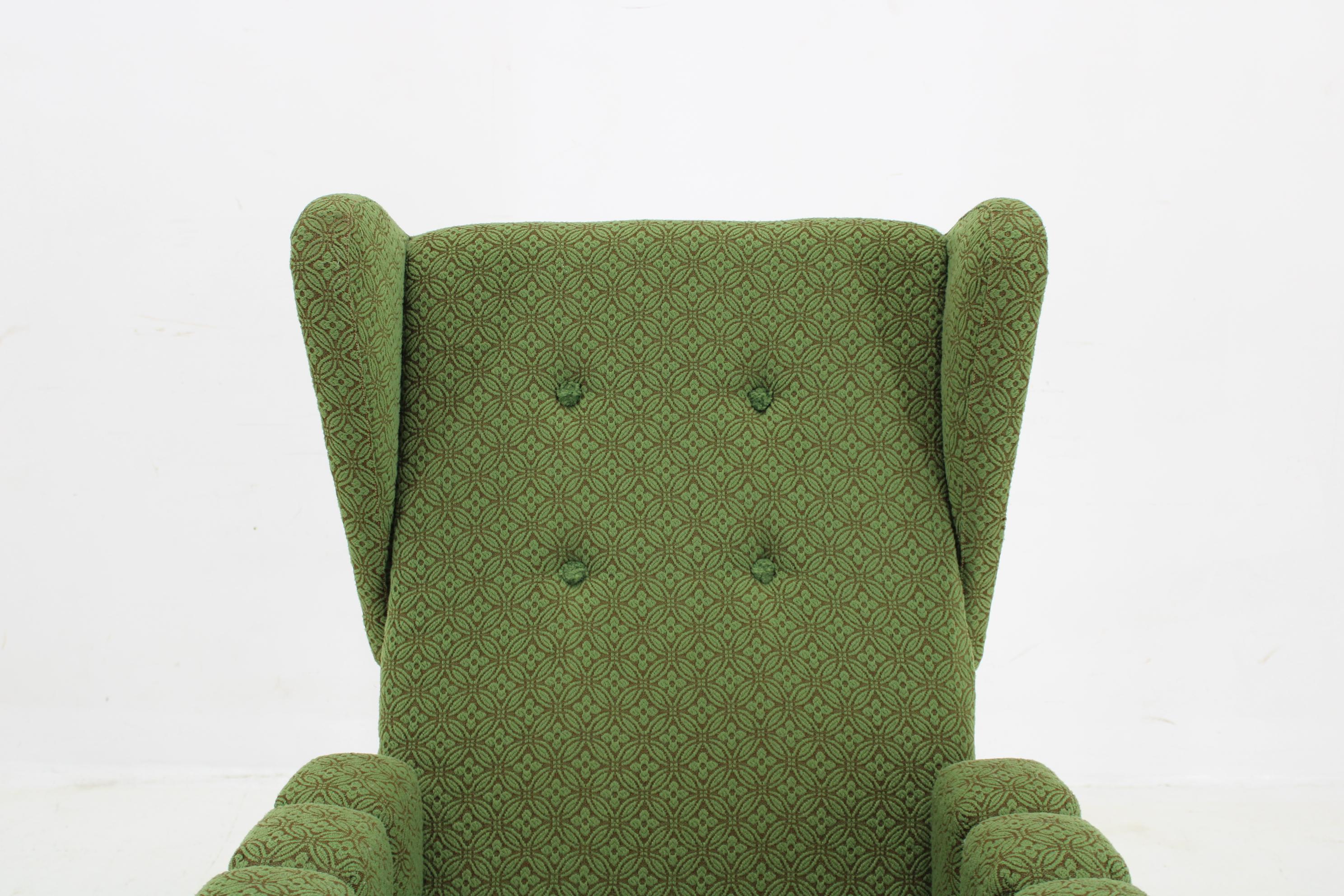 Großer seltener brutalistischer Schaukelstuhl, Tschechoslowakei, 1970er Jahre (Stoff) im Angebot