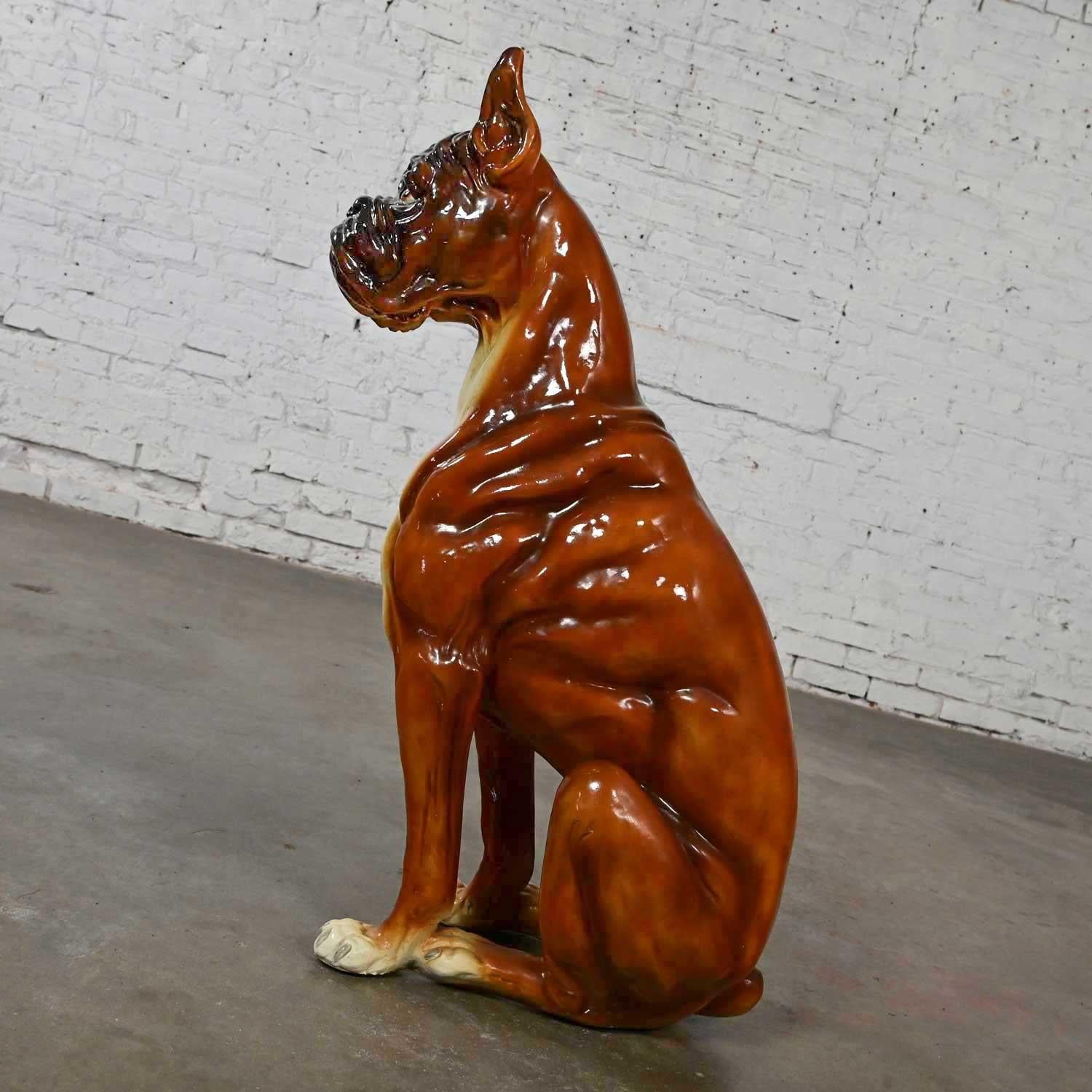 1970er Jahre großen Maßstab geformt Harz Boxer Hund Statue / Skulptur Stil der Marwal Ind (amerikanisch) im Angebot
